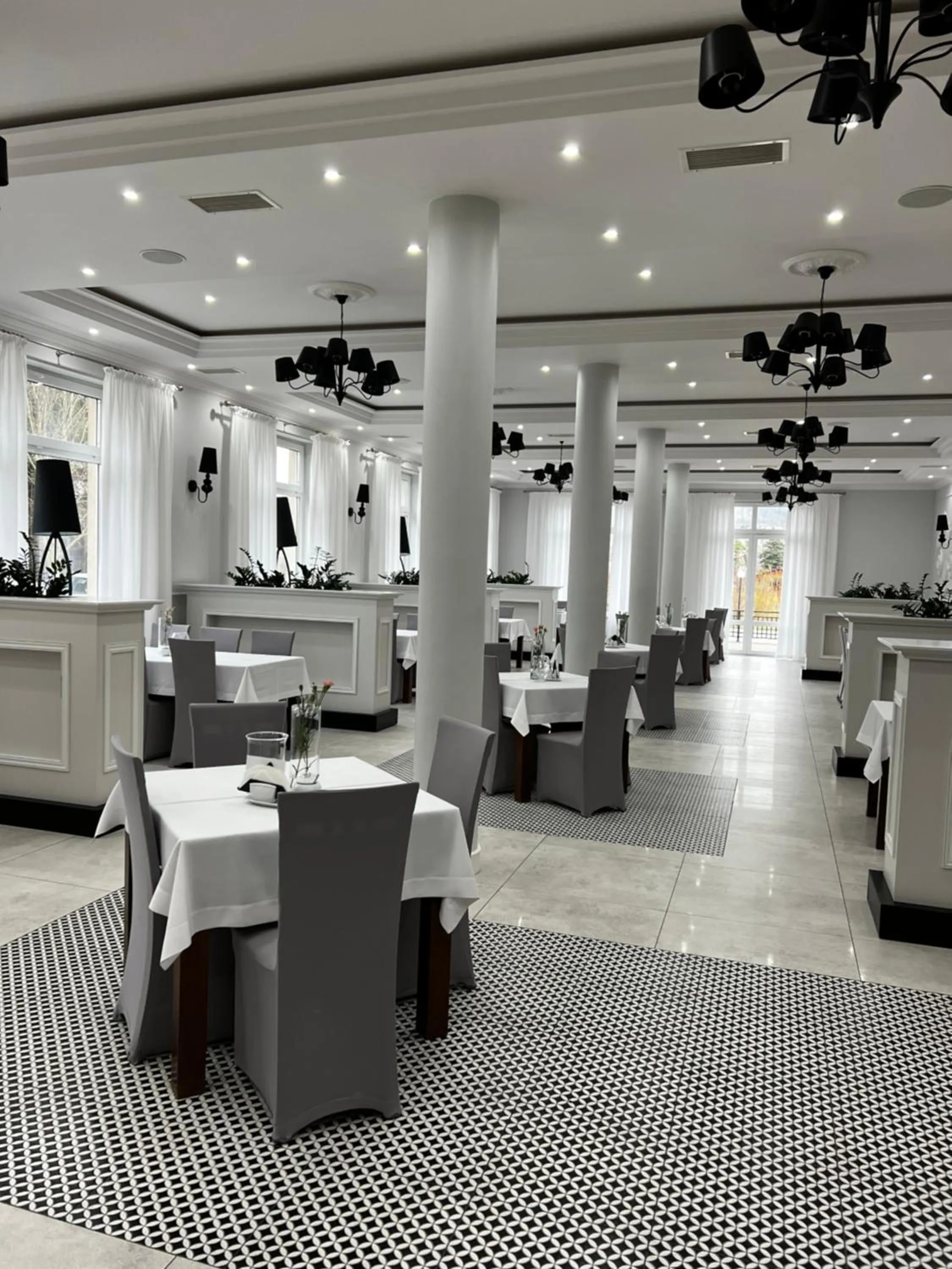 Restaurant/places to eat in Nad Starą Nidą ***