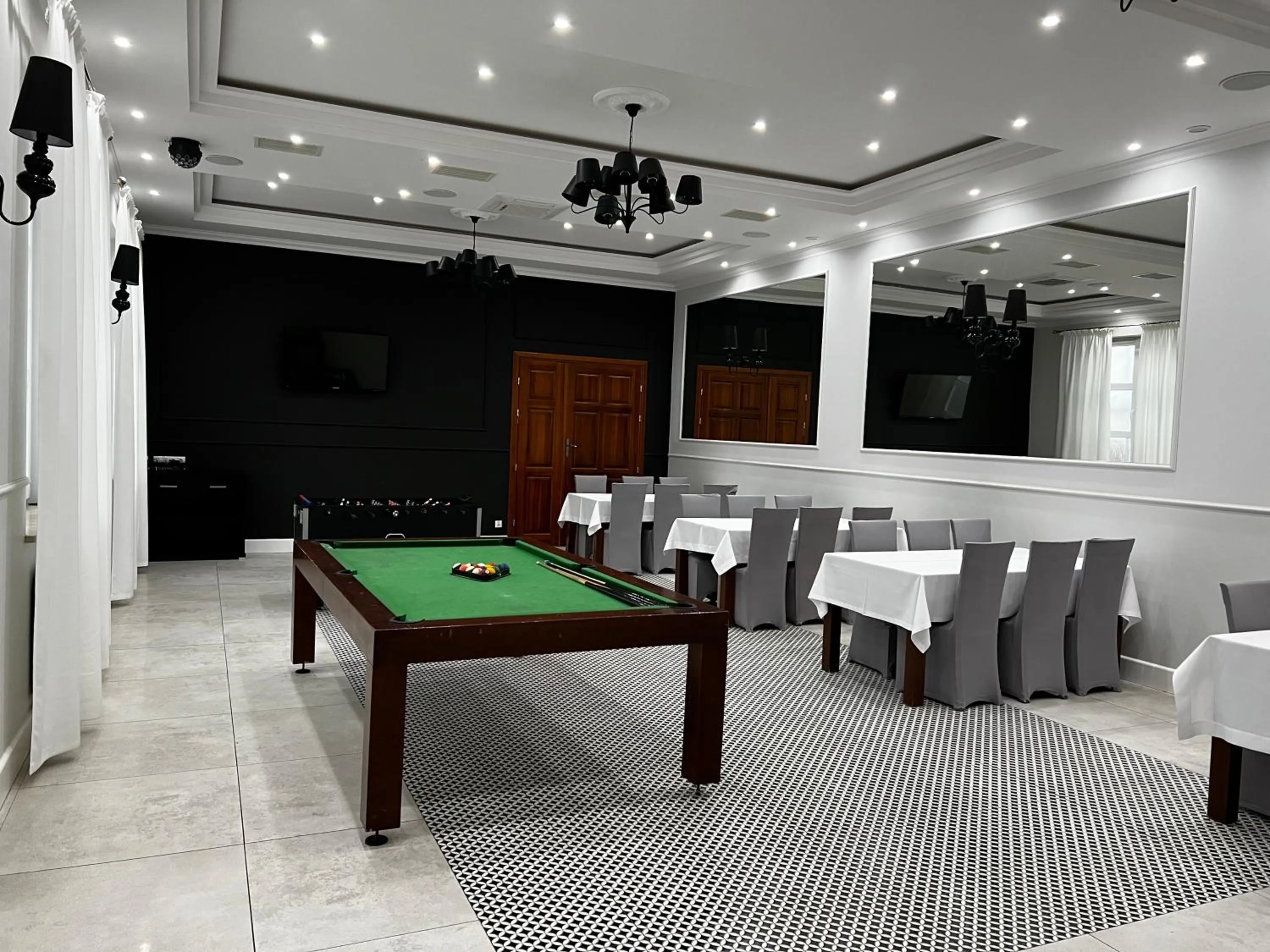 Billiard in Nad Starą Nidą ***