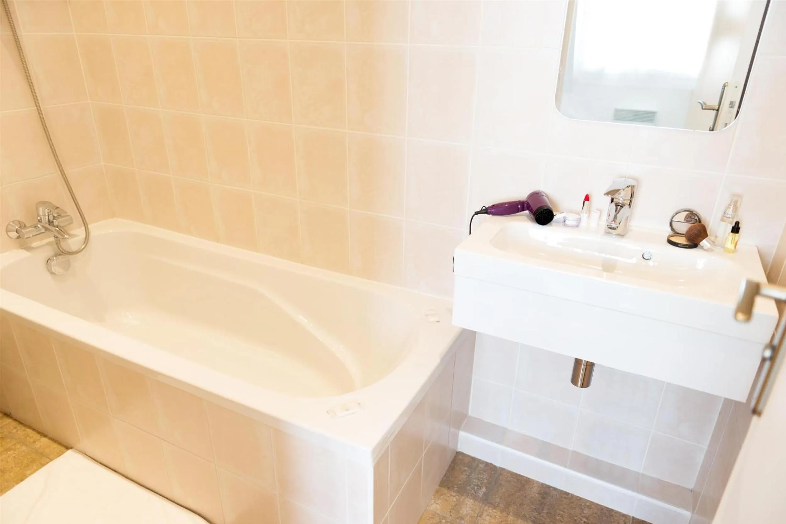 Bathroom in Hôtel Le Saint Germain