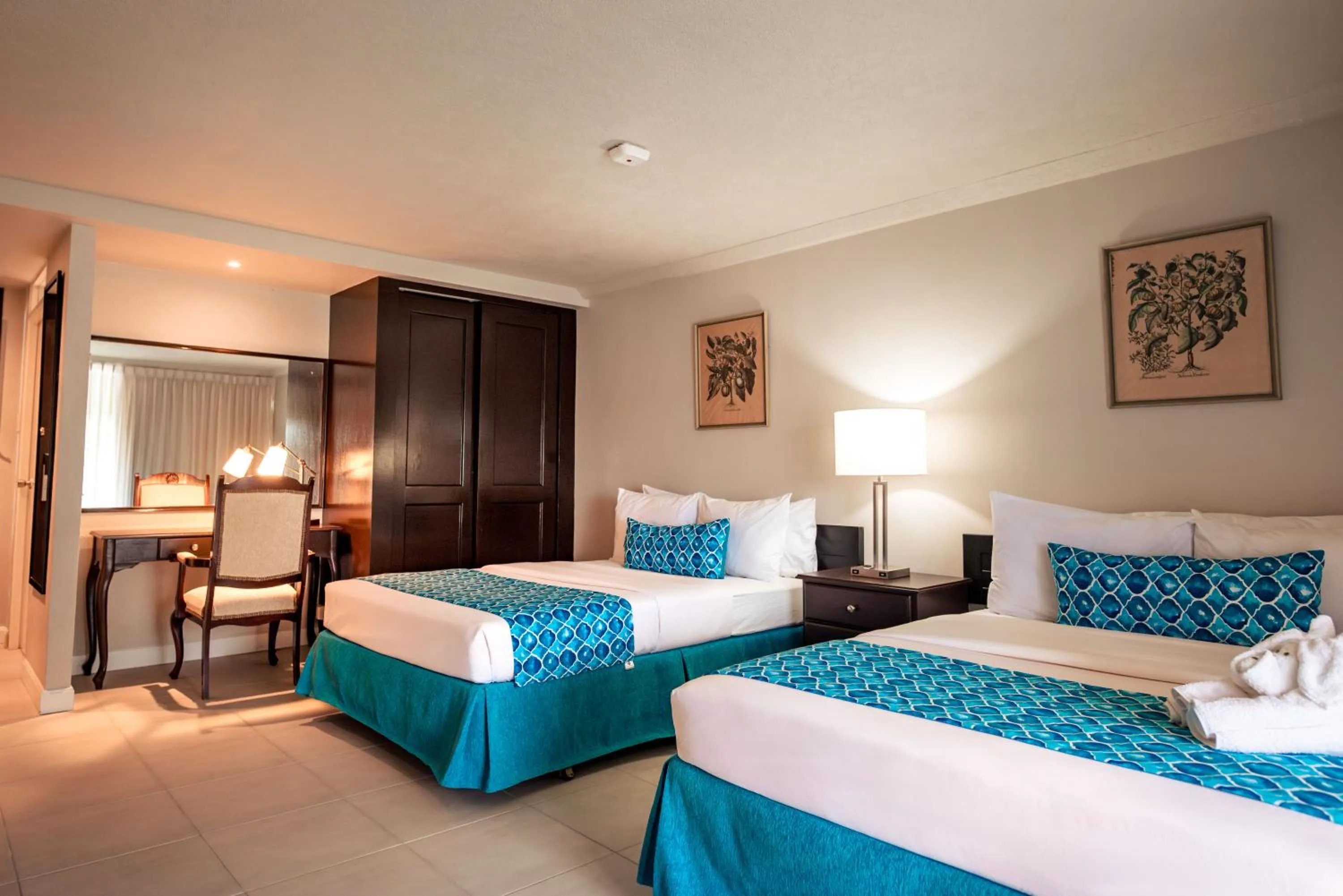 Bedroom, Bed in Mount Irvine Bay Resort