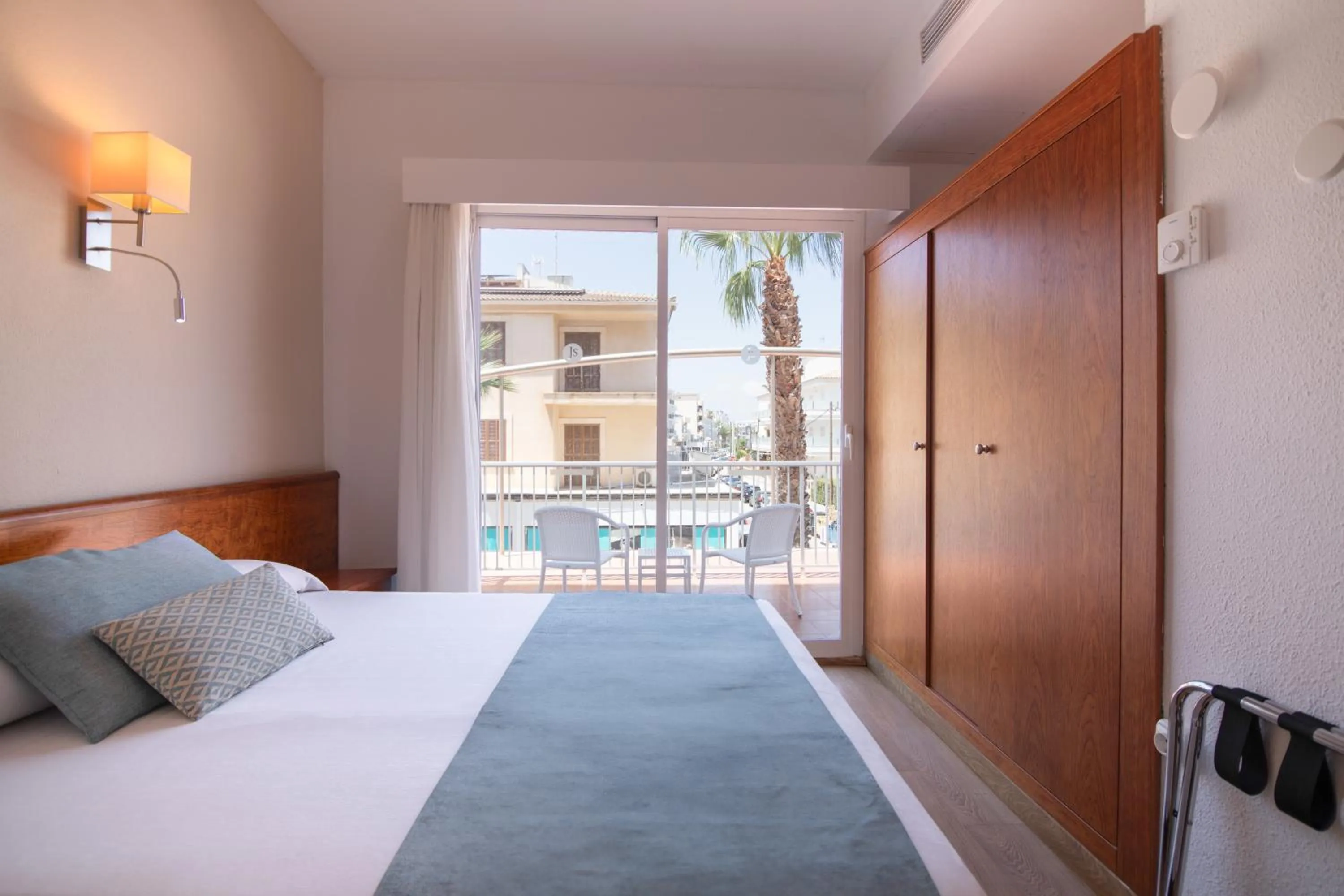 Bedroom, Bed in JS Sol de Can Picafort - Adults Only