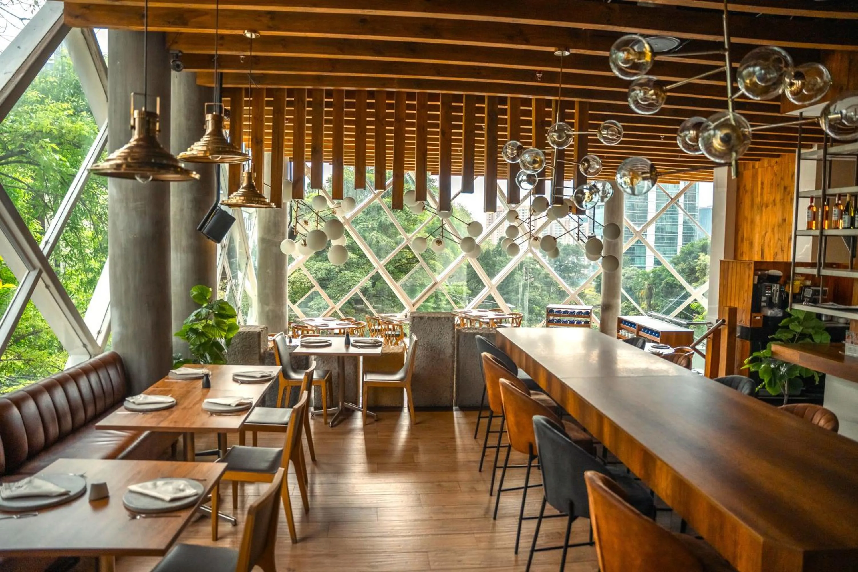 Restaurant/places to eat in V Grand Hotel, a member of Radisson Individuals