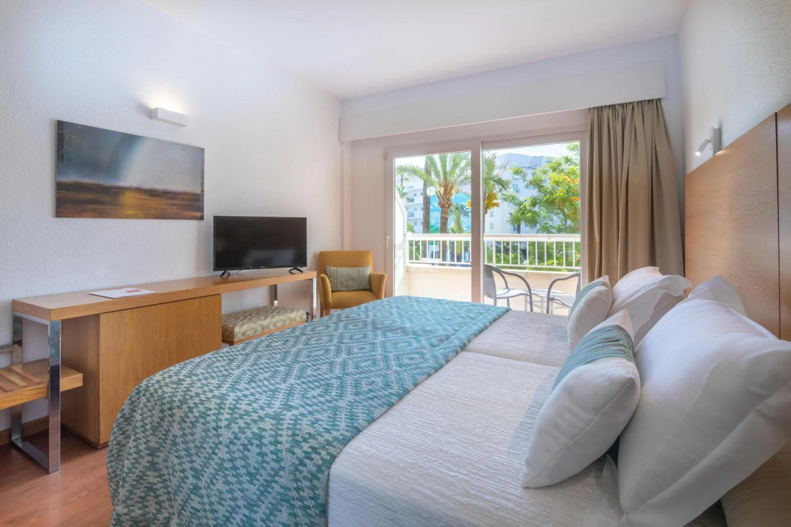 Photo of the whole room, Bed in JS Alcudi-Mar