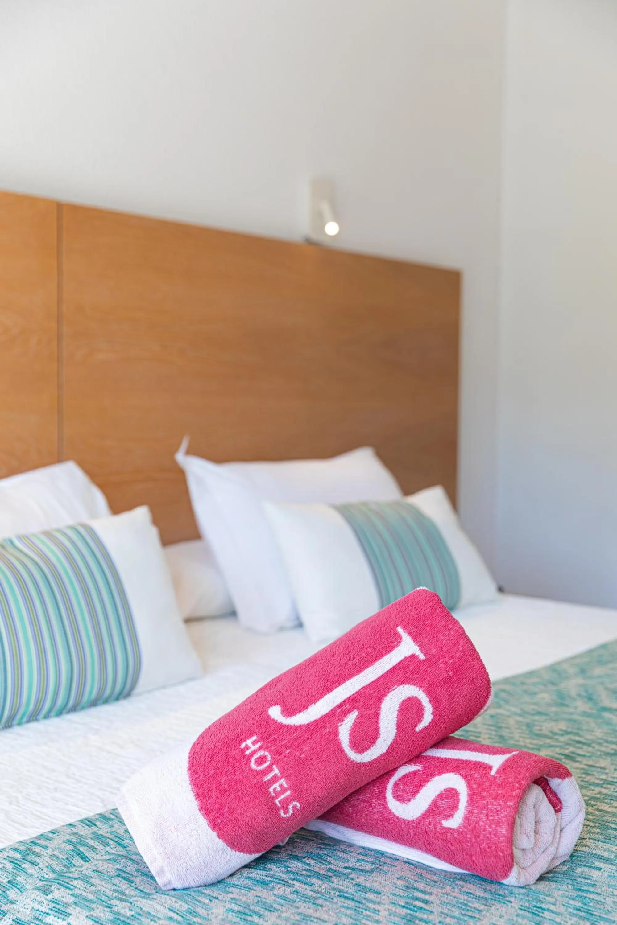 towels, Bed in JS Alcudi-Mar