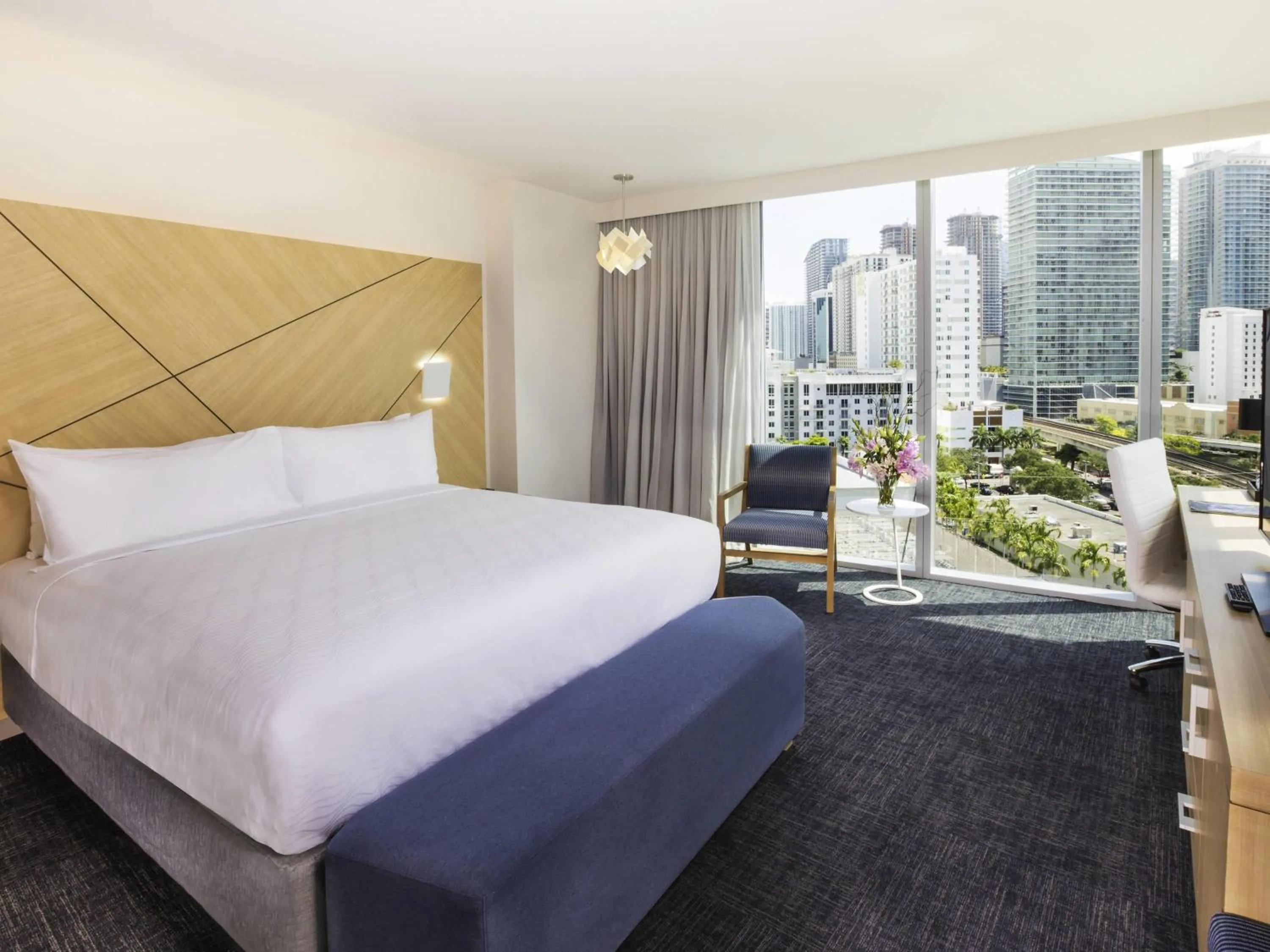 Bedroom, Bed in Novotel Miami Brickell