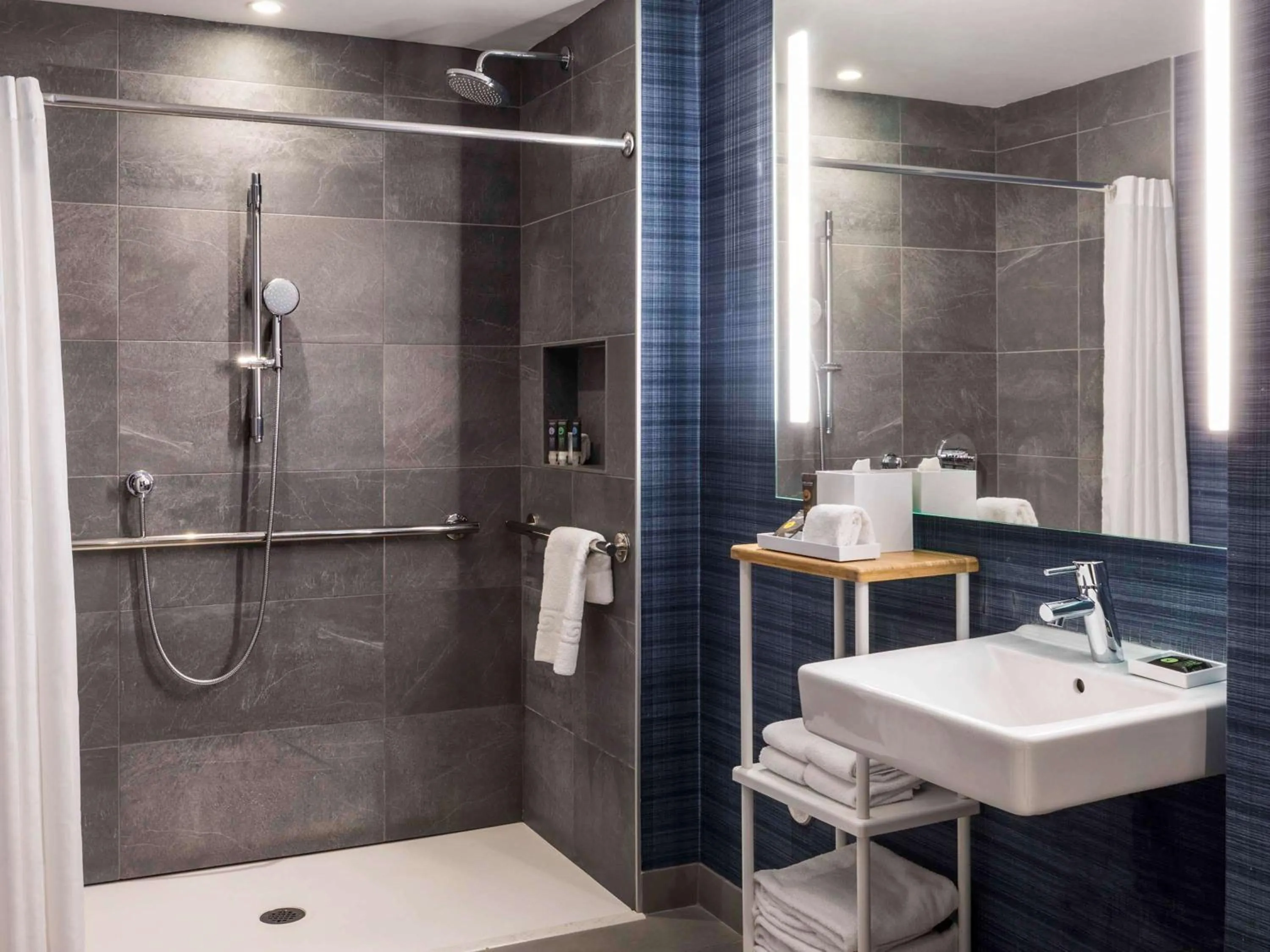 Photo of the whole room in Novotel Miami Brickell