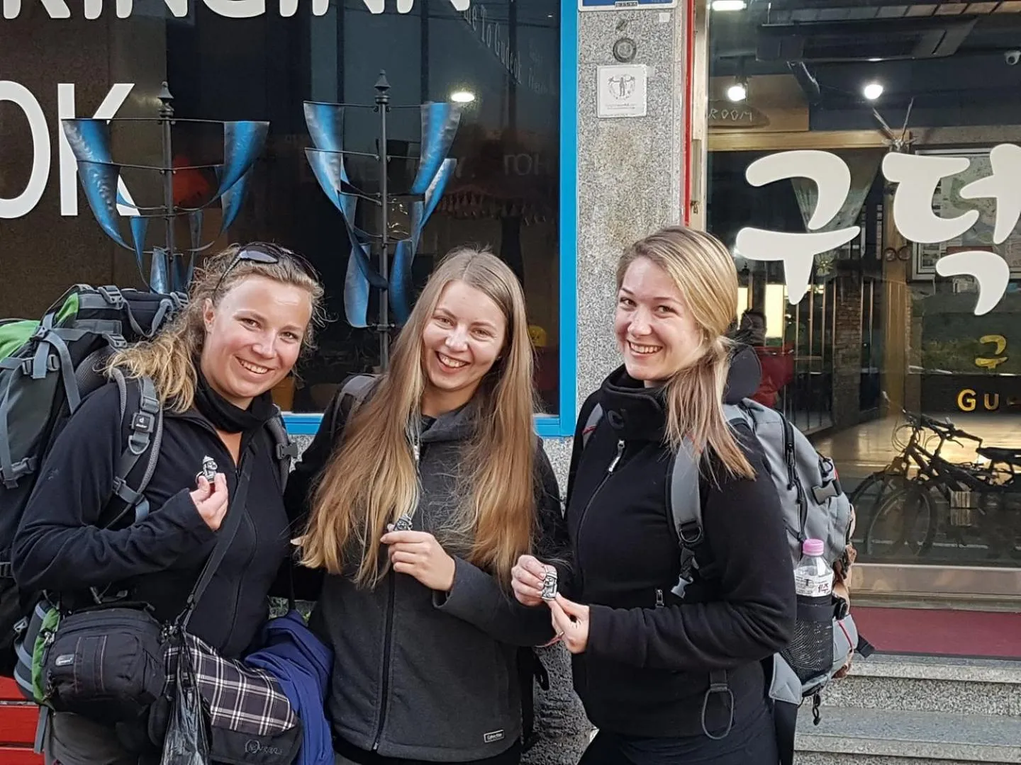 Guests in Gudeok Guesthouse