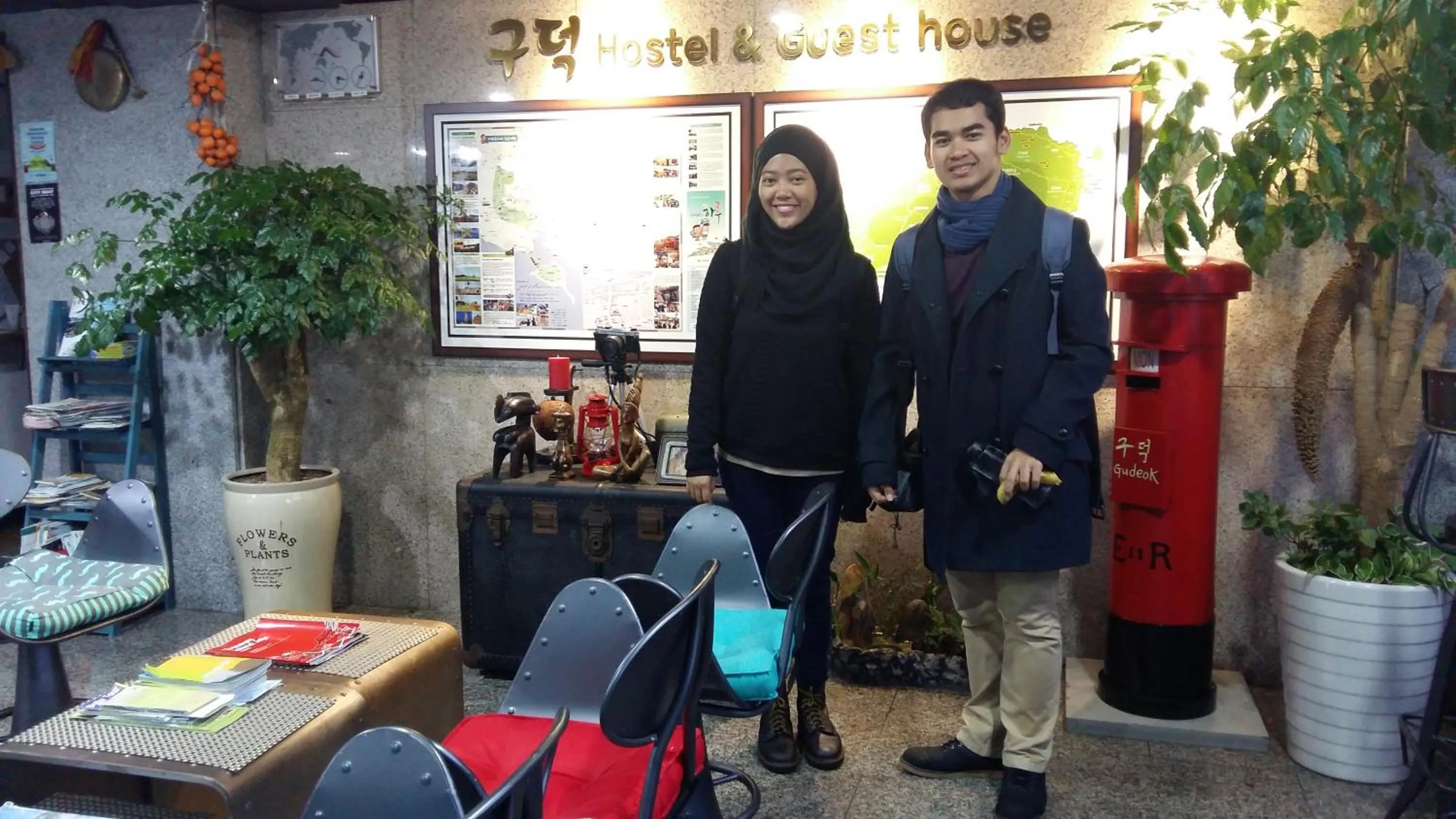 Guests in Gudeok Guesthouse
