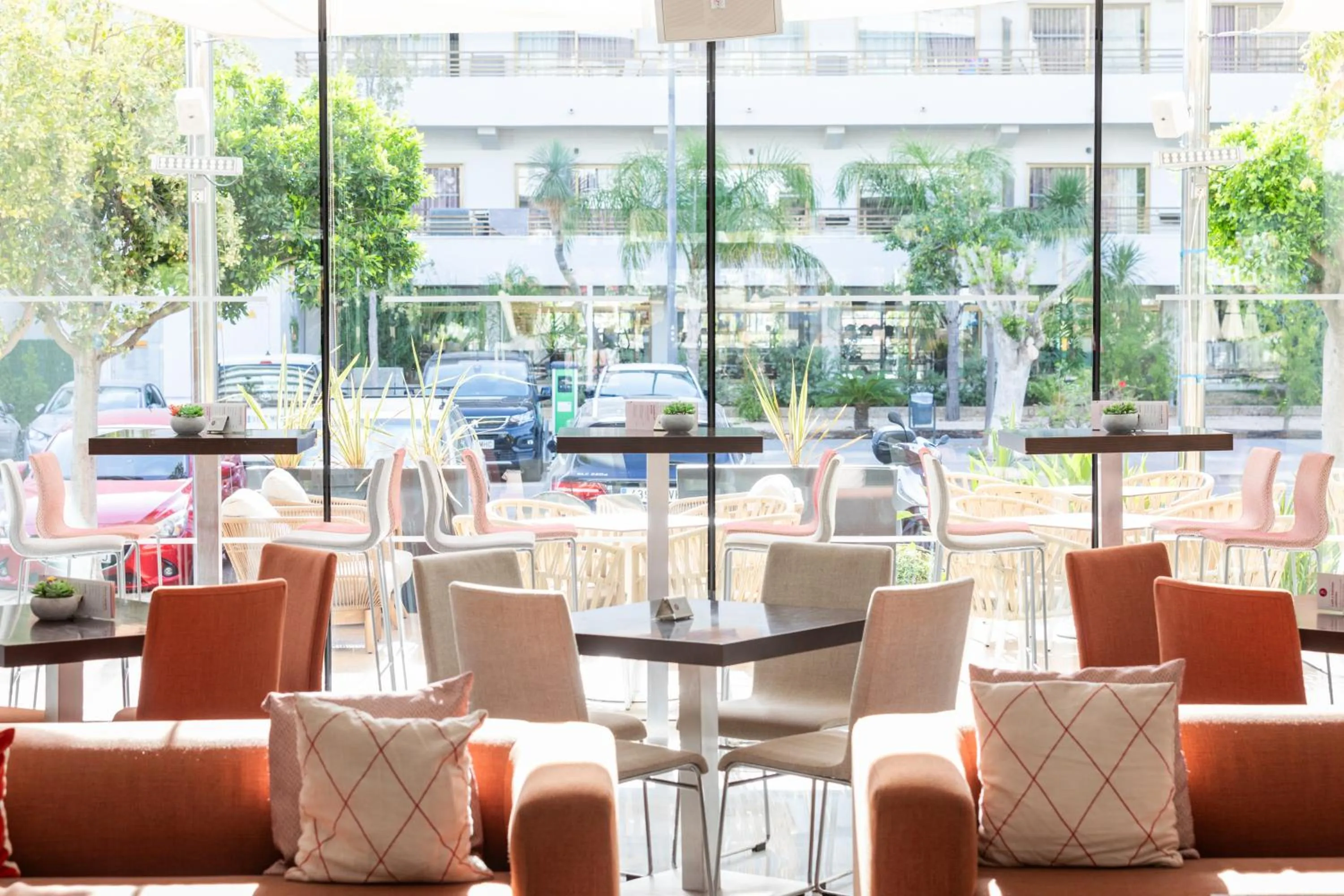 Lounge or bar in JS Sol de Alcudia