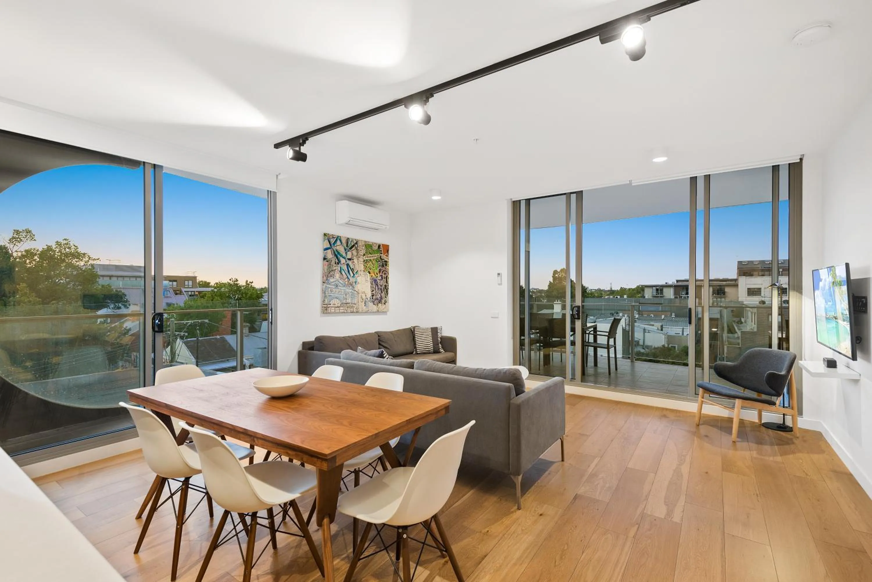 Two-Bedroom Apartment - Deluxe in District Apartments Fitzroy