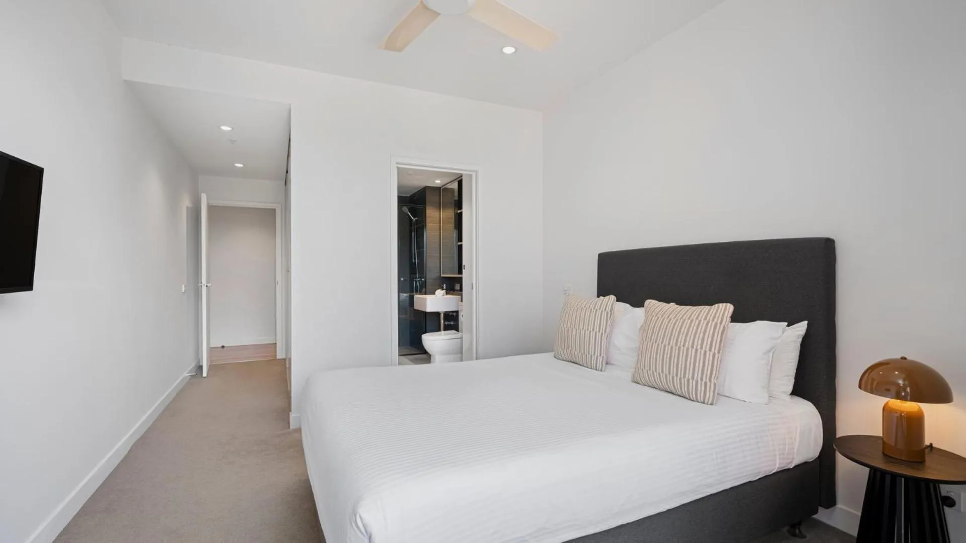 Bedroom, Bed in District Apartments Fitzroy