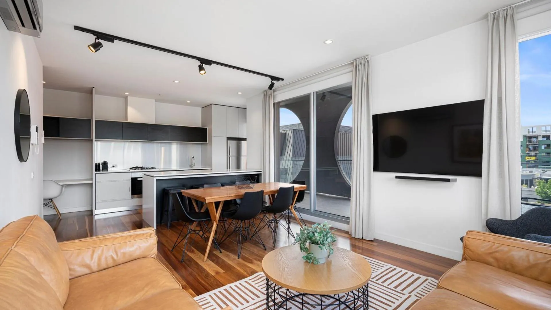 Kitchen or kitchenette in District Apartments Fitzroy