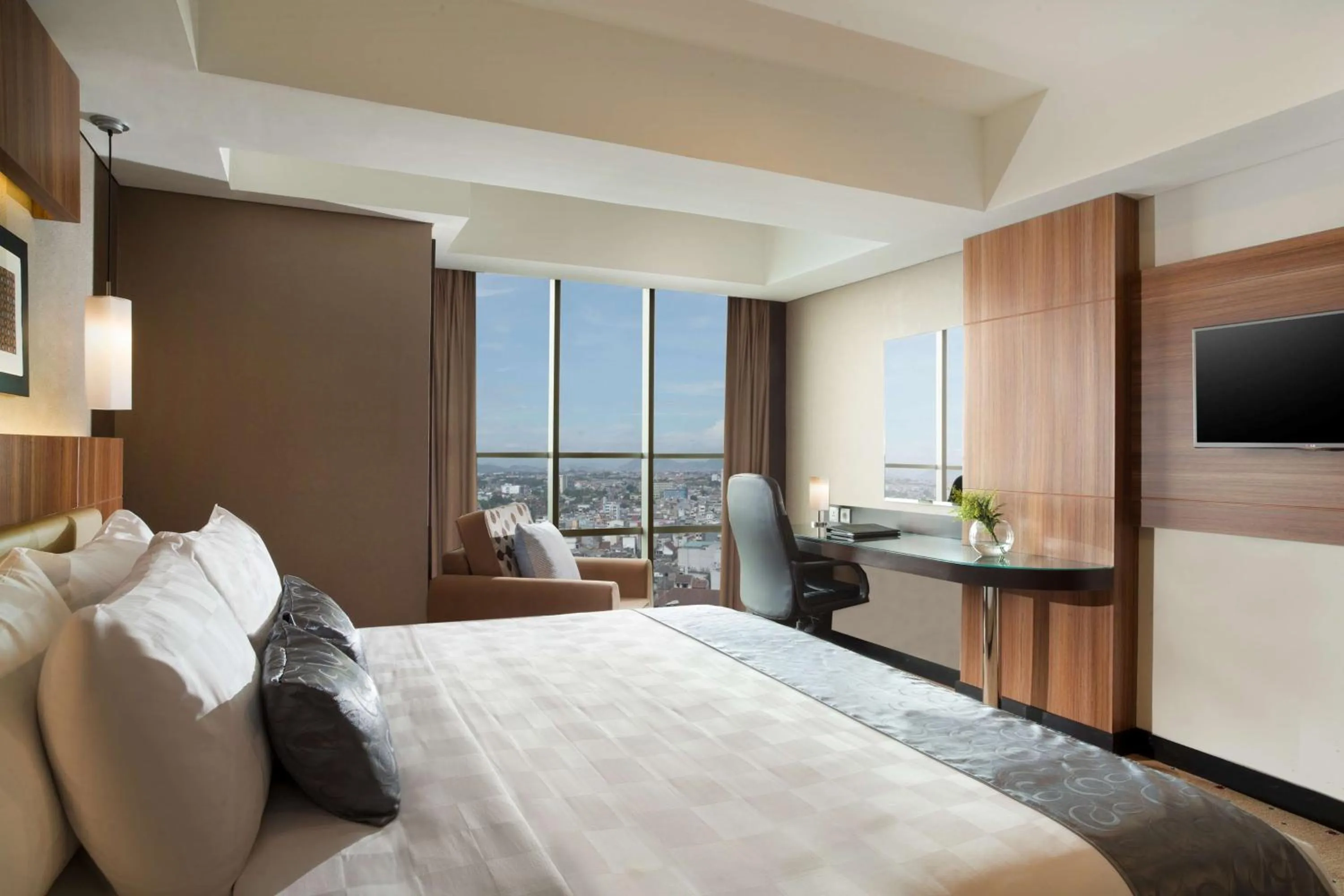 Photo of the whole room, Bed in Best Western Premier La Grande Bandung