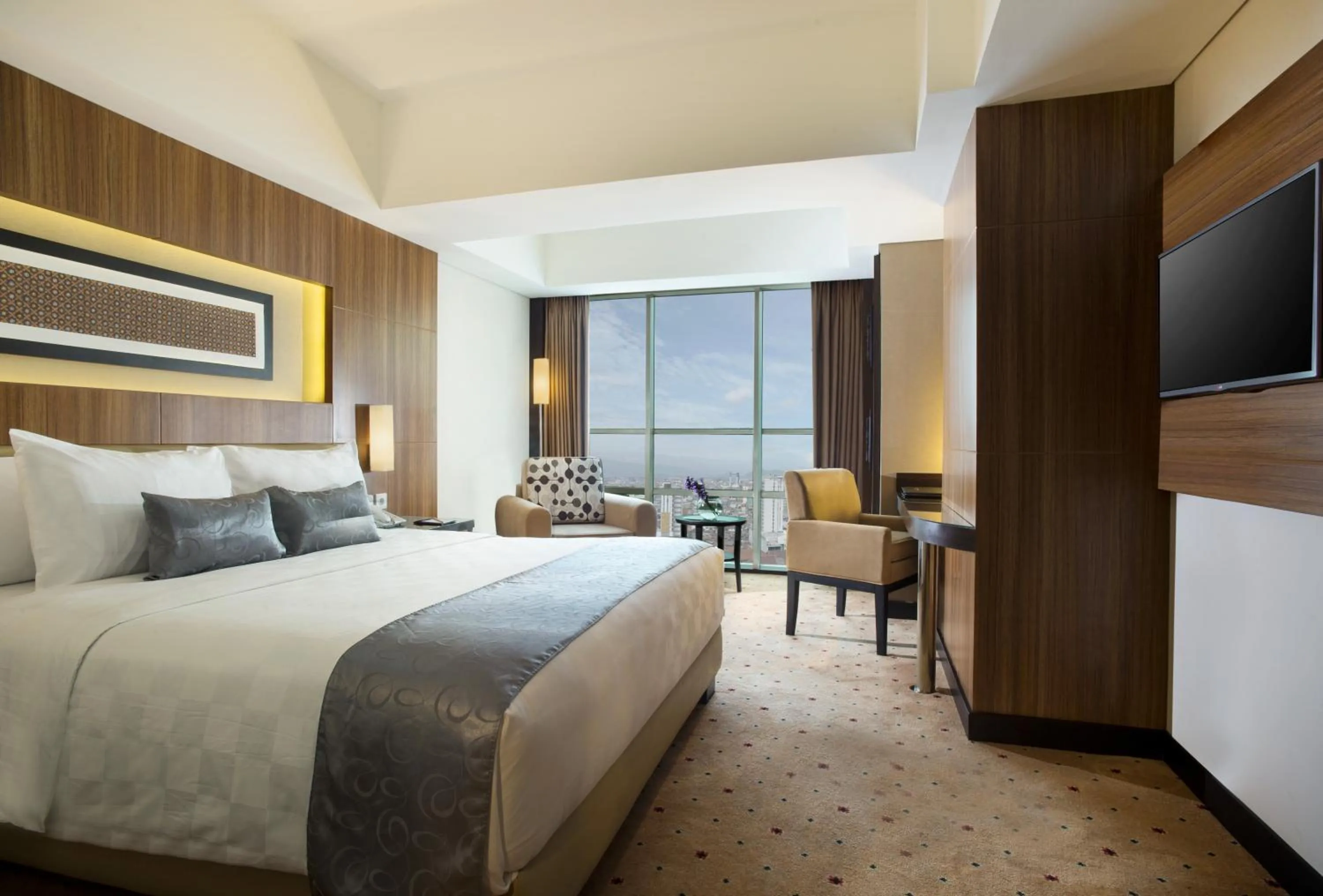Day, Bed in Best Western Premier La Grande Bandung