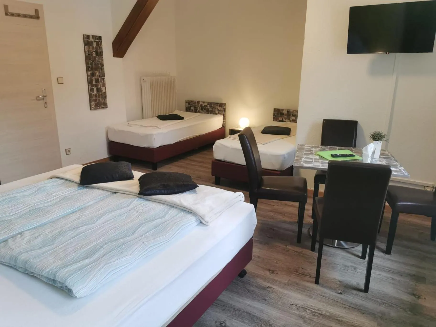 Photo of the whole room, Bed in Frühstückspension Gasthof Gesslbauer