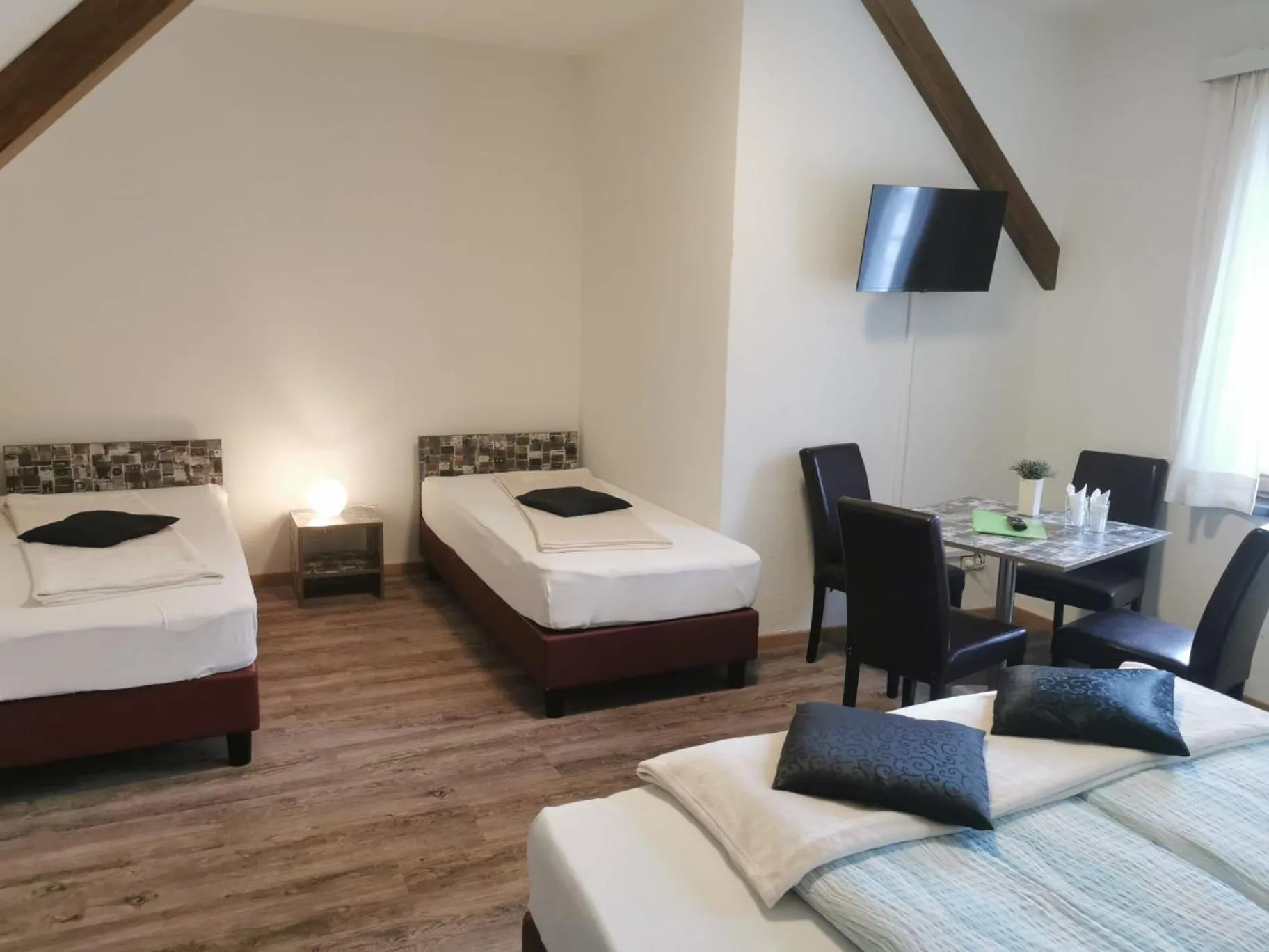 Photo of the whole room, Bed in Frühstückspension Gasthof Gesslbauer