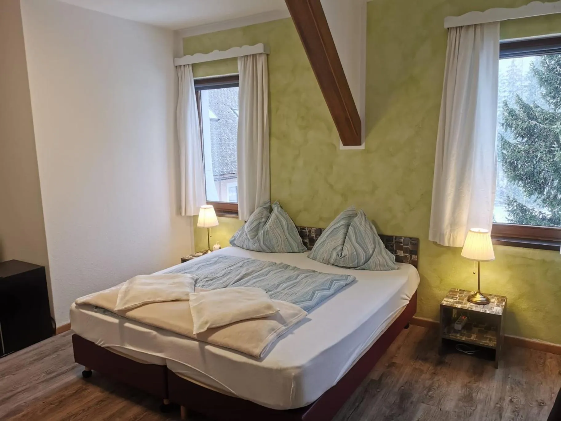 Photo of the whole room, Bed in Frühstückspension Gasthof Gesslbauer