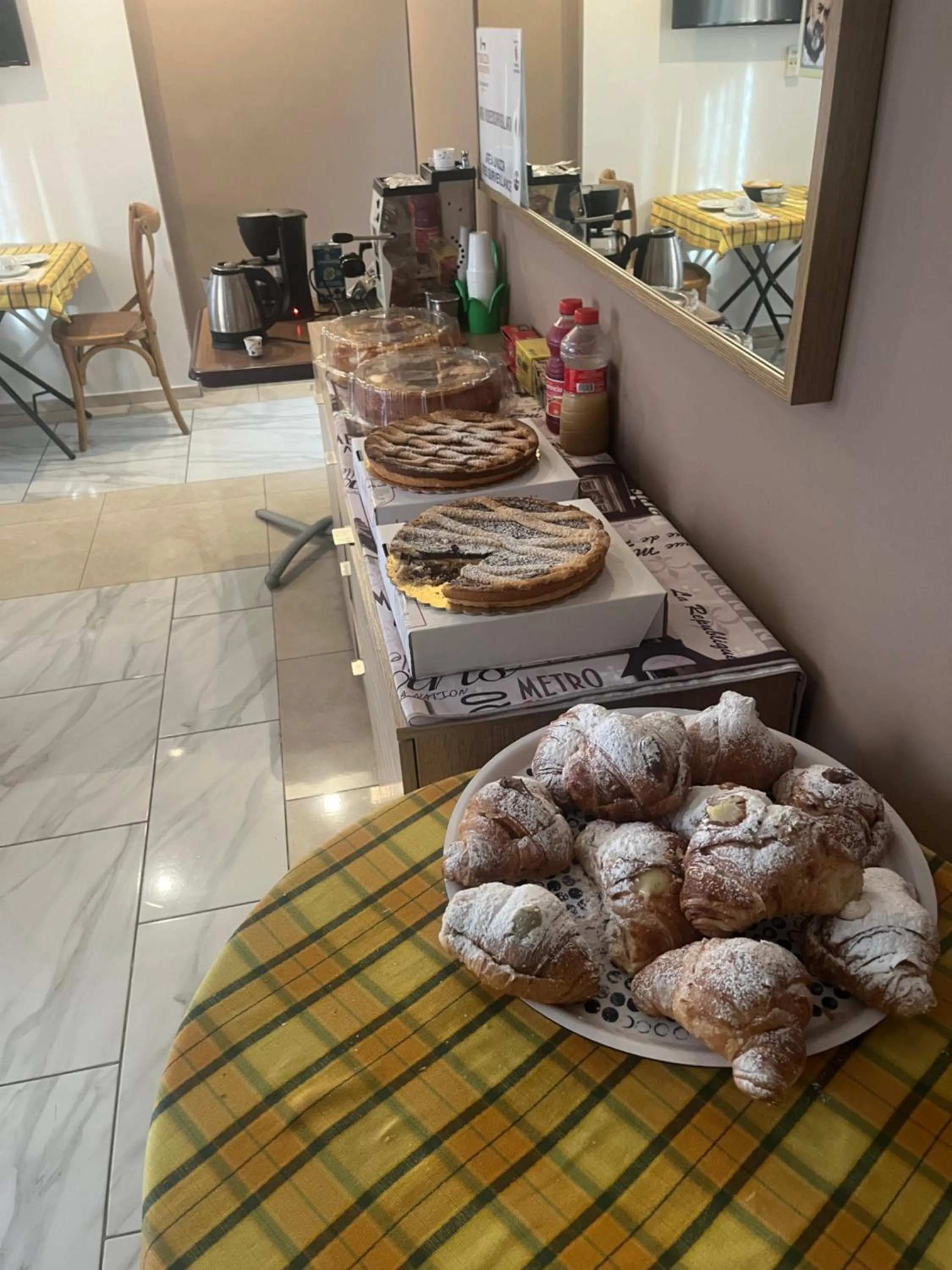 Breakfast in Terrazza Partenopea