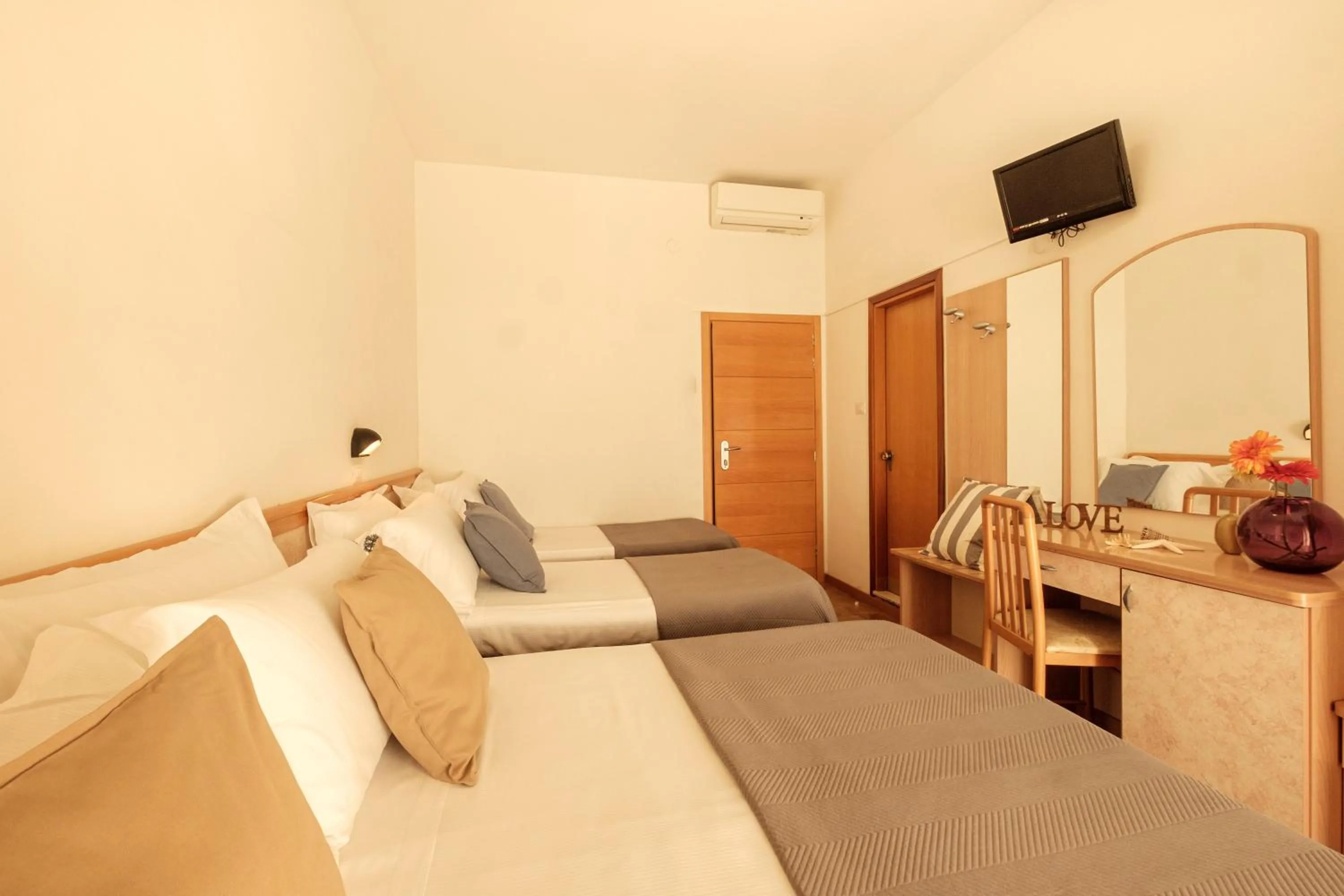 Family in Hotel Oceanic