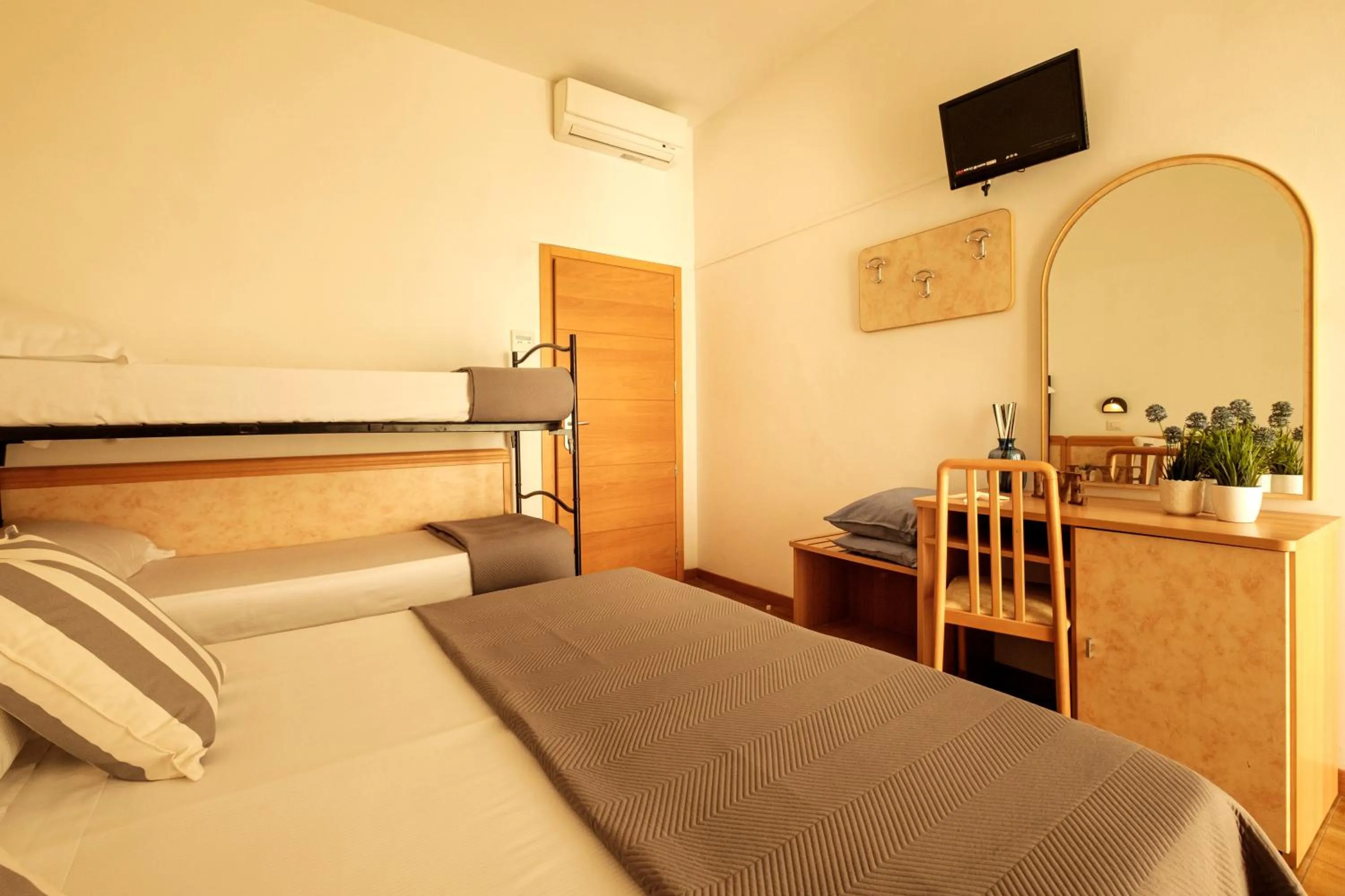 Bed in Hotel Oceanic