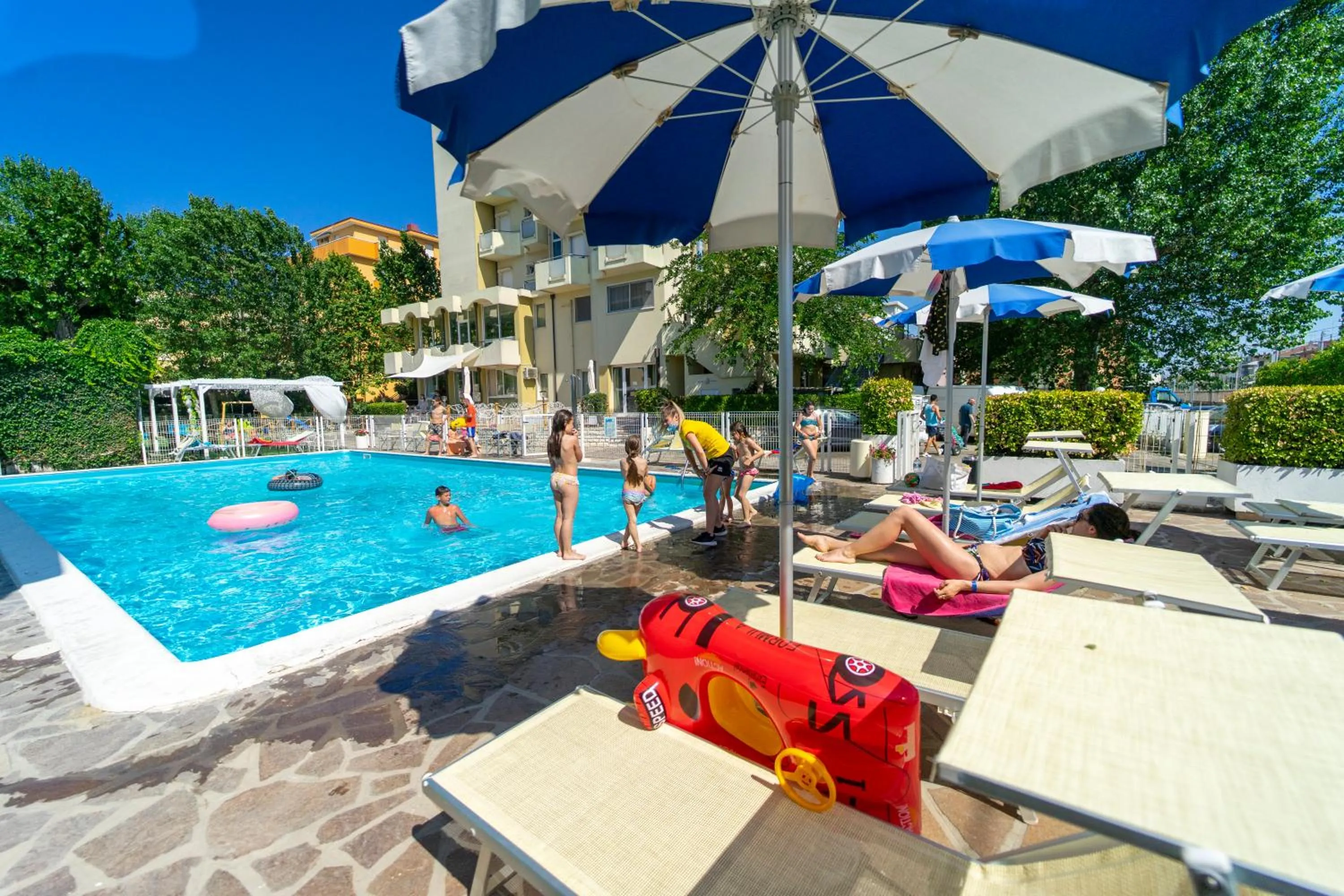 Swimming pool in Hotel Oceanic