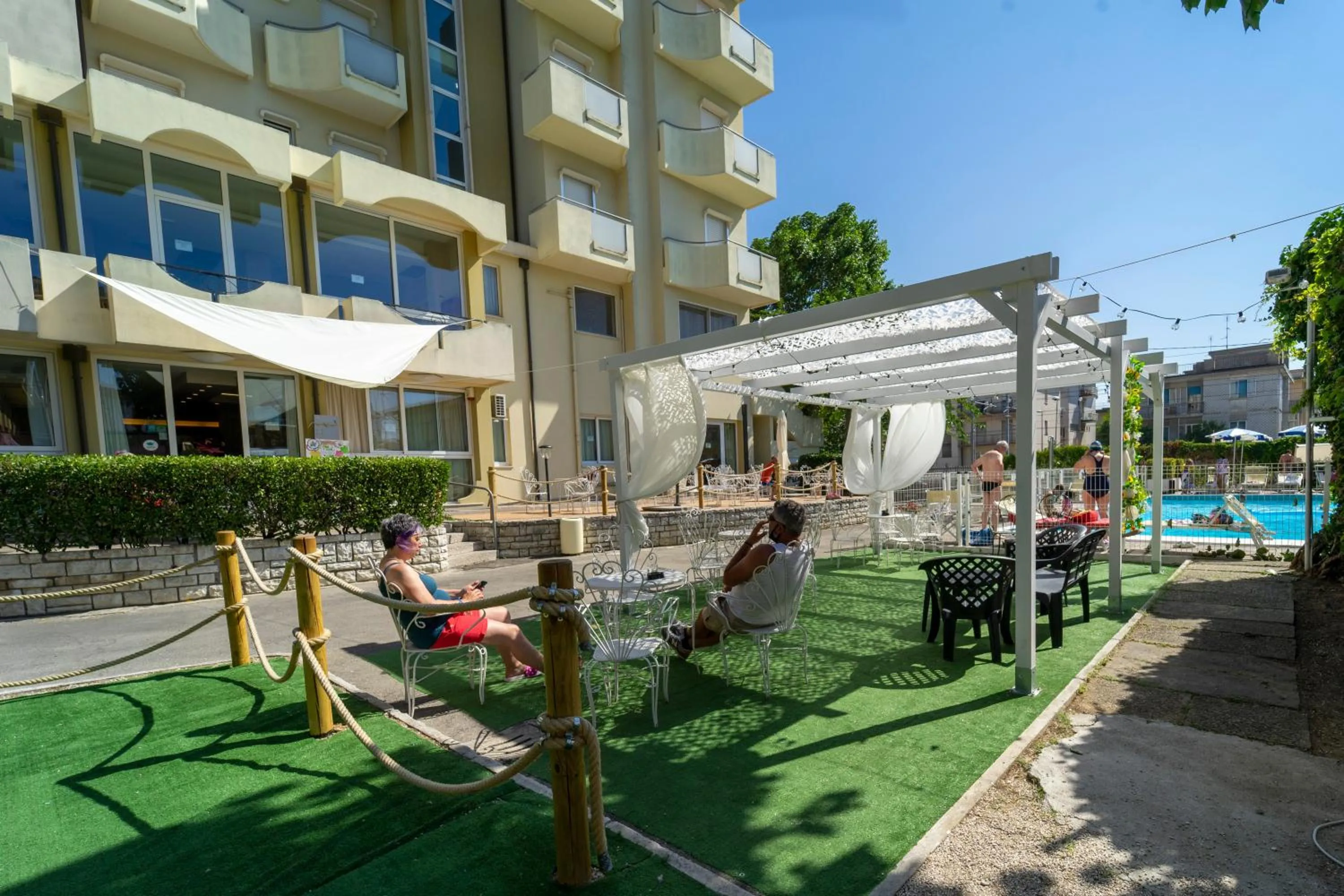 Swimming pool in Hotel Oceanic