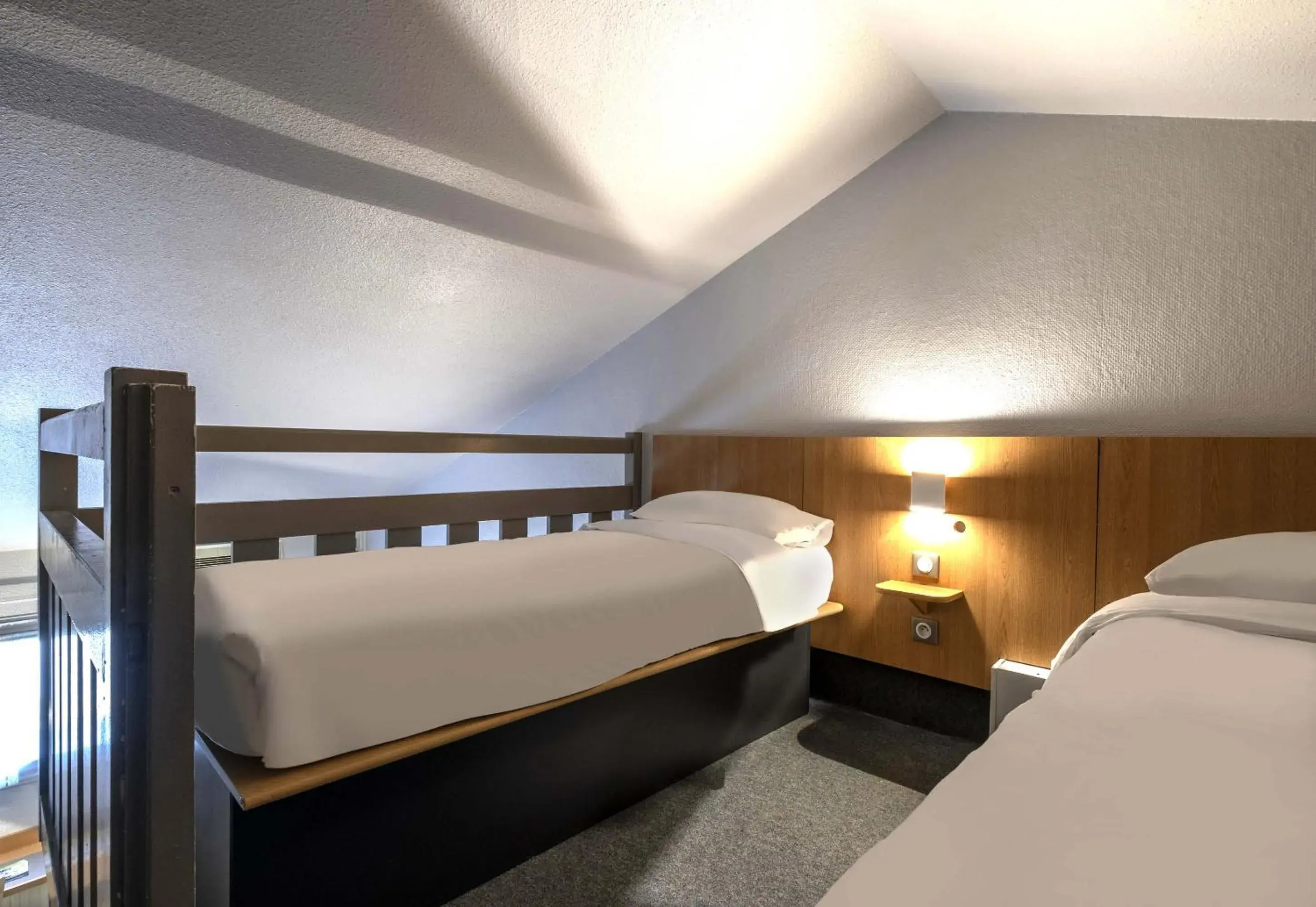 Quadruple Room - Non-Smoking in B&B HOTEL La Rochelle Angoulins Quadruple Room - Non-Smoking in B&B HOTEL La Rochelle Angoulins