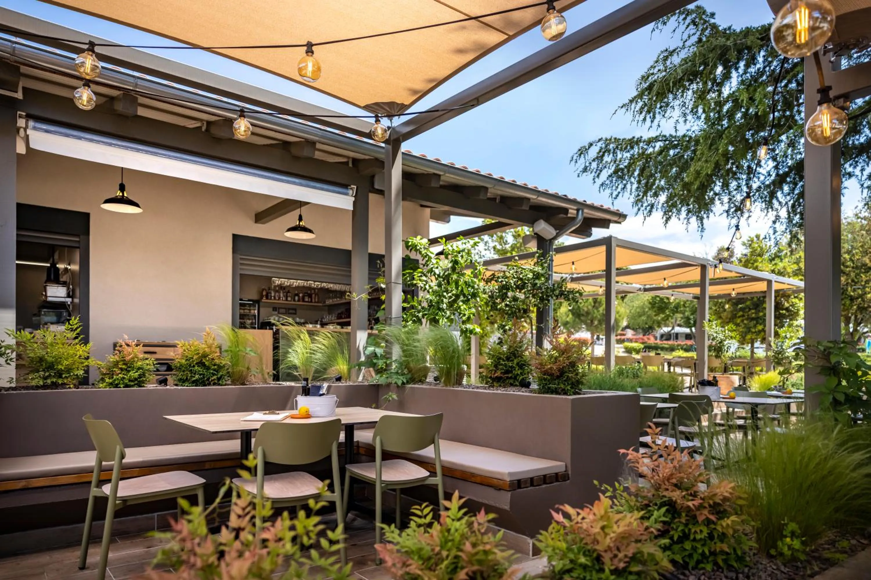 Restaurant/places to eat in Maistra Camping Veštar Mobile homes