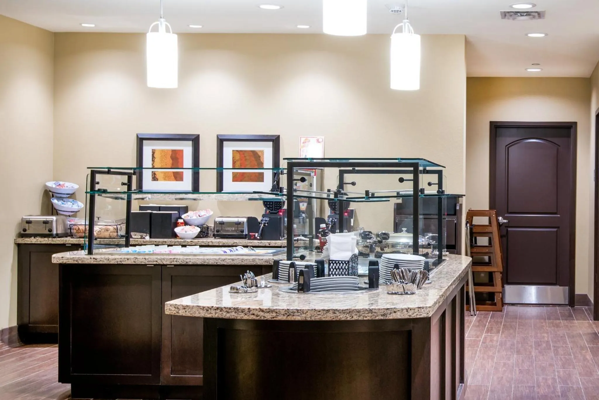 Breakfast in Staybridge Suites Eau Claire - Altoona by IHG