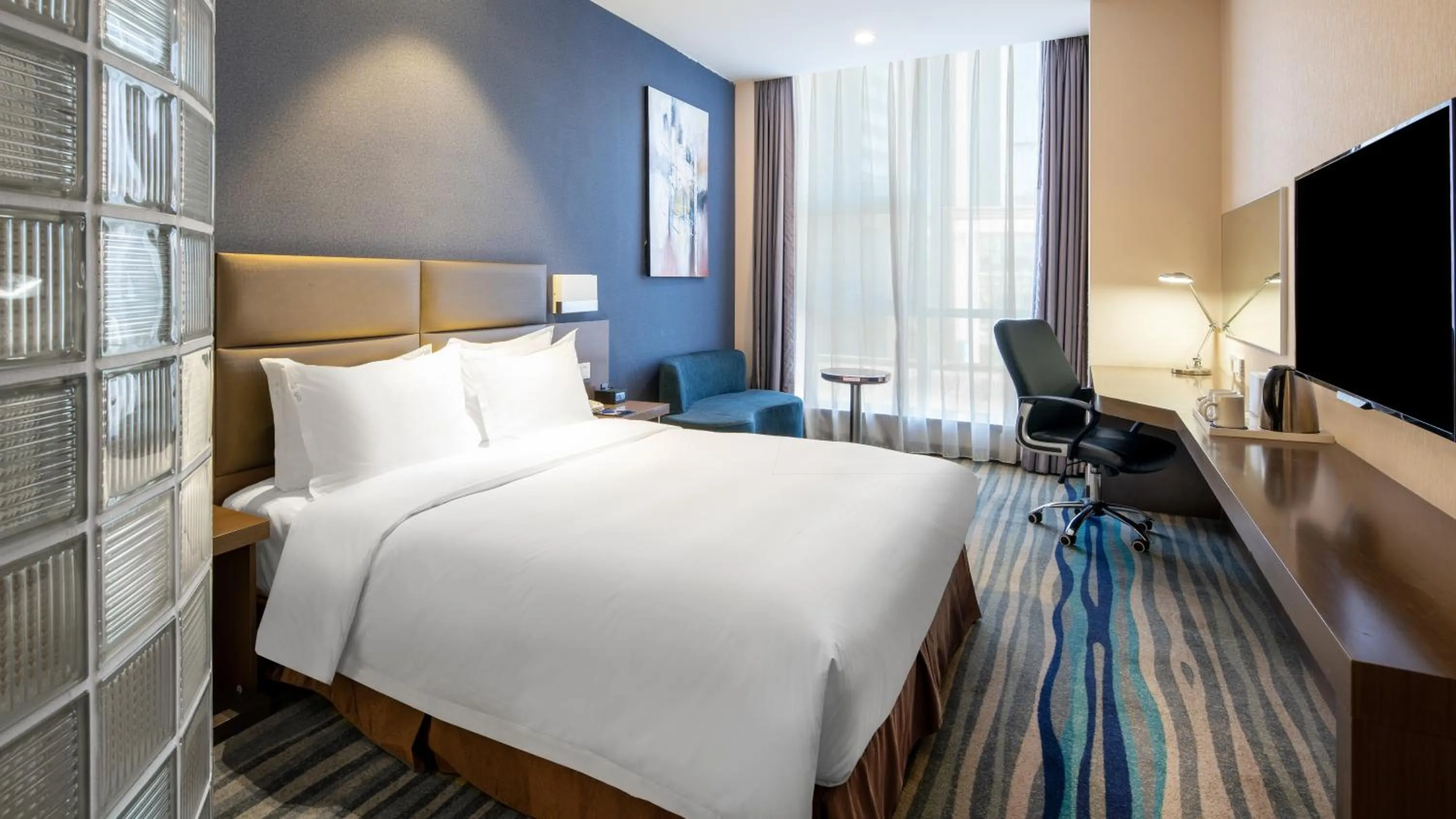 Bed in Holiday Inn Express Shenyang North Station by IHG