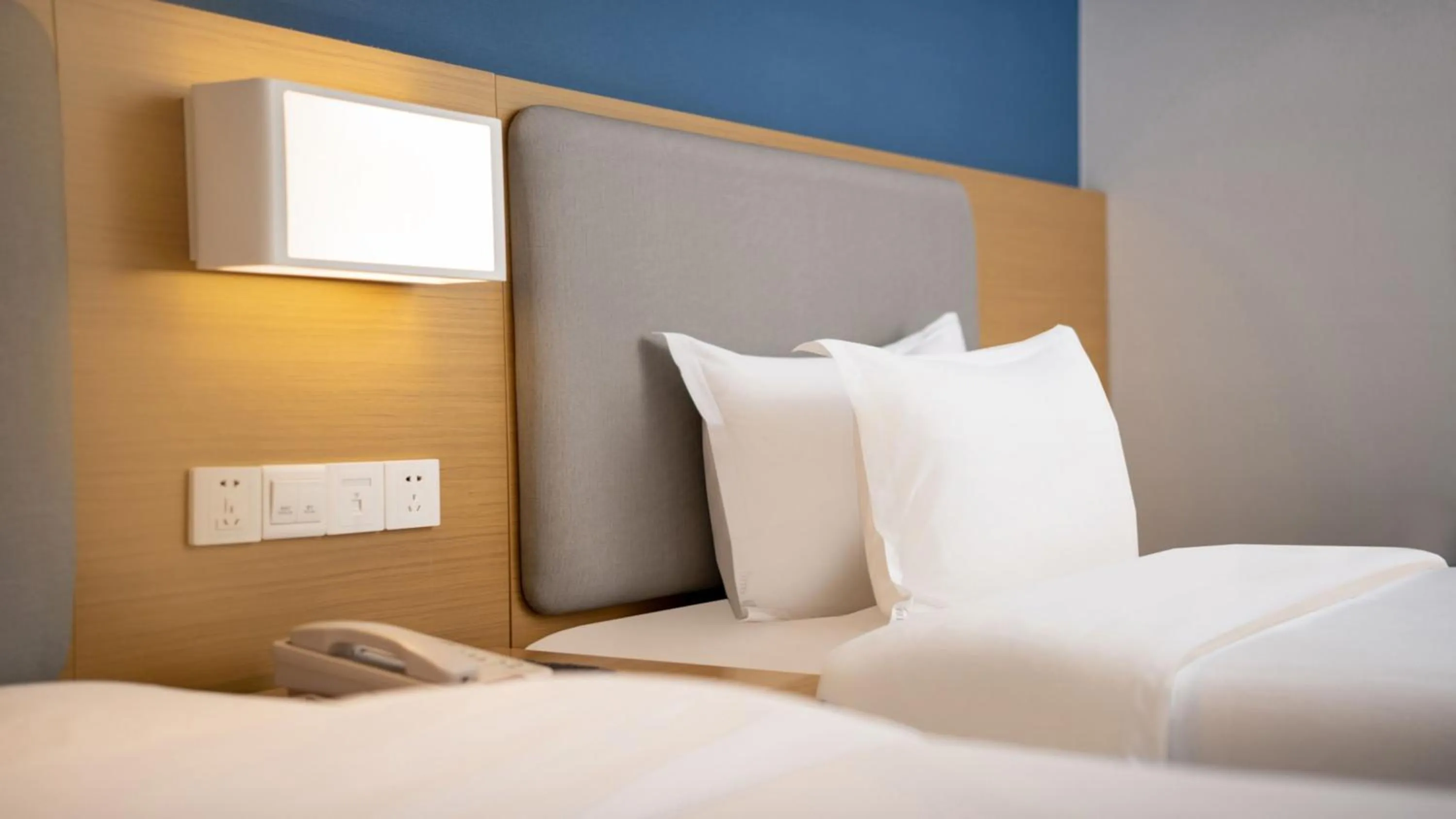 Photo of the whole room in Holiday Inn Express Chongqing University Town by IHG