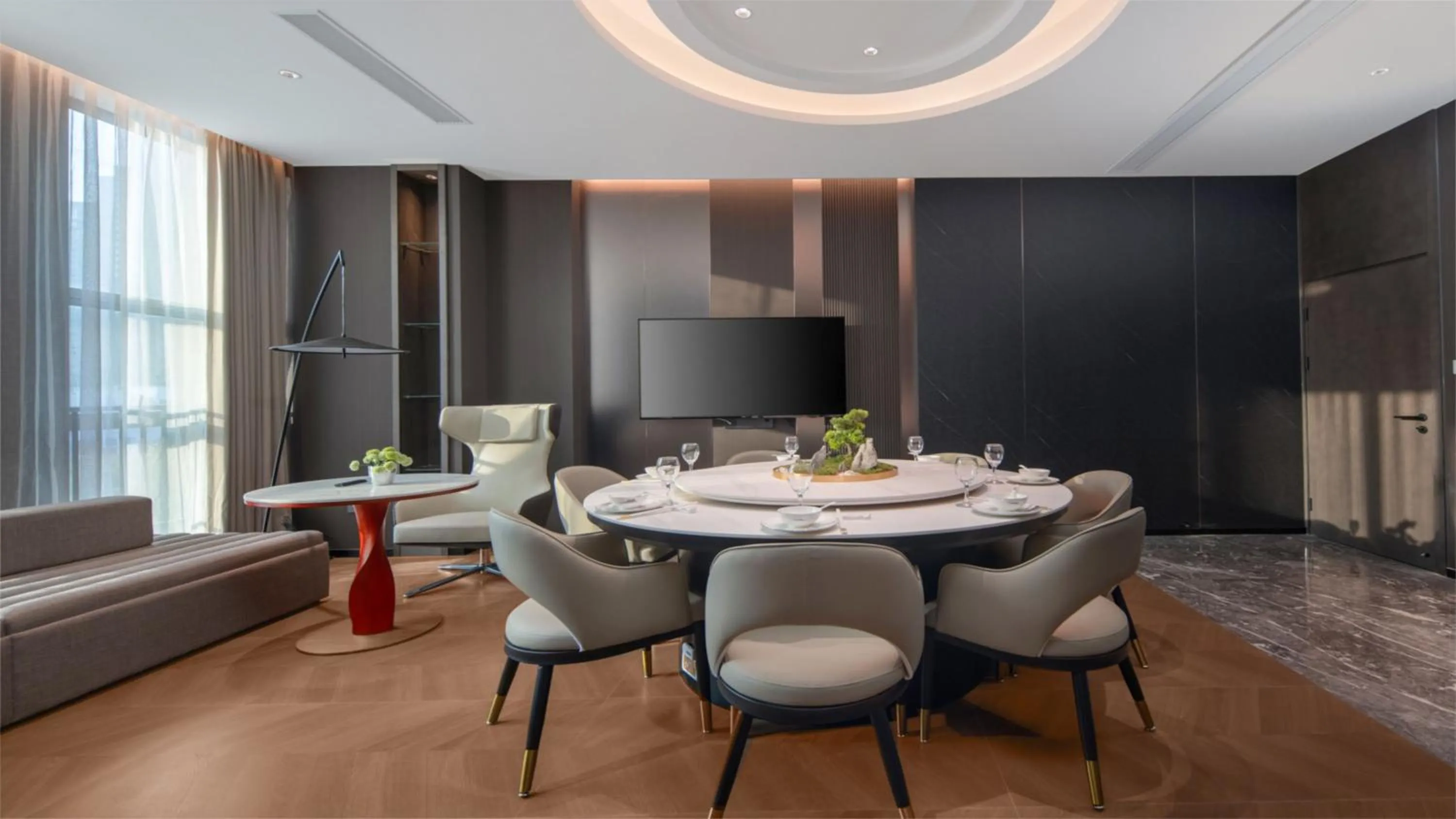 Restaurant/places to eat in Holiday Inn Express Chongqing University Town by IHG