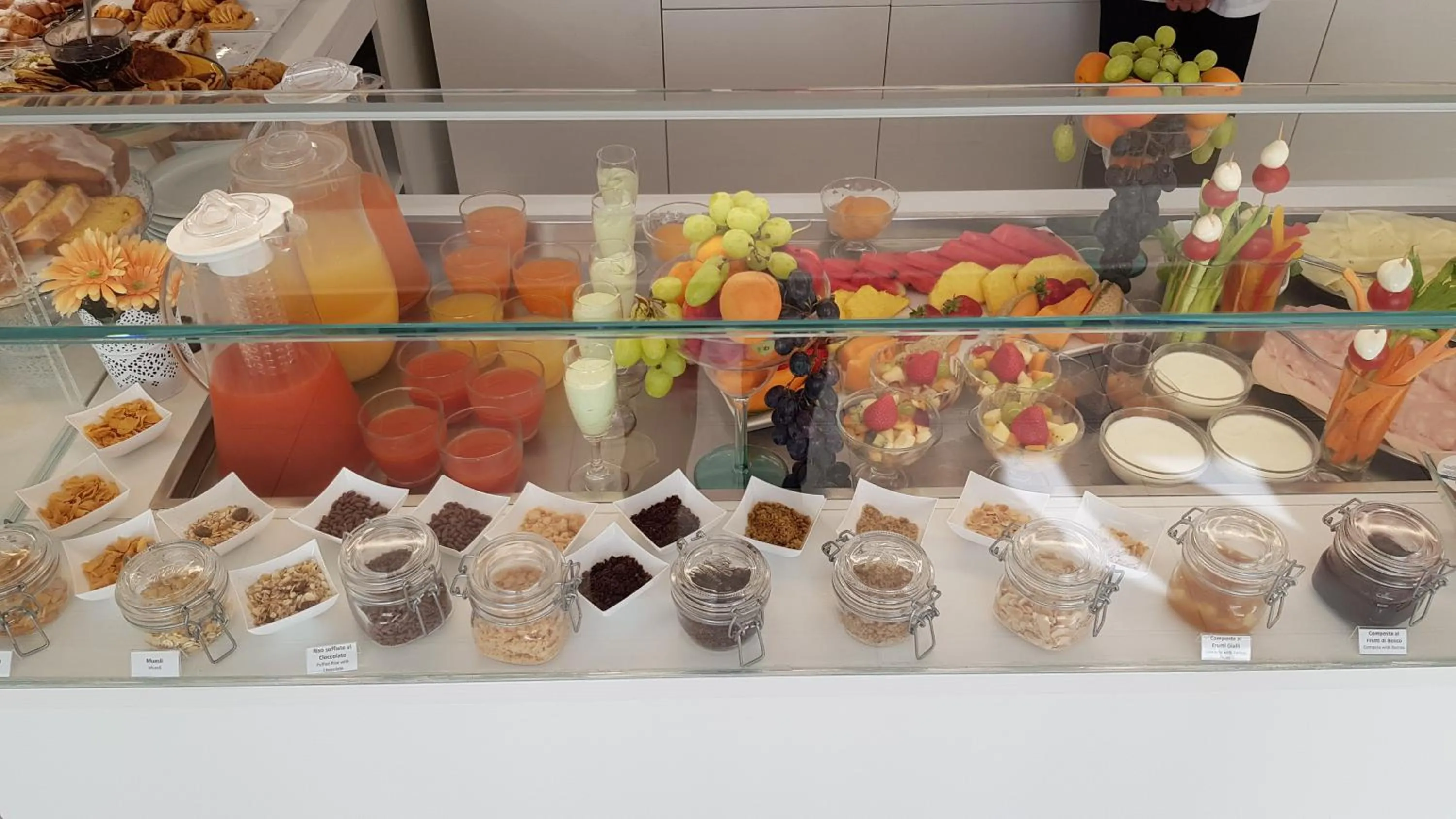 Food and drinks in Hotel Record