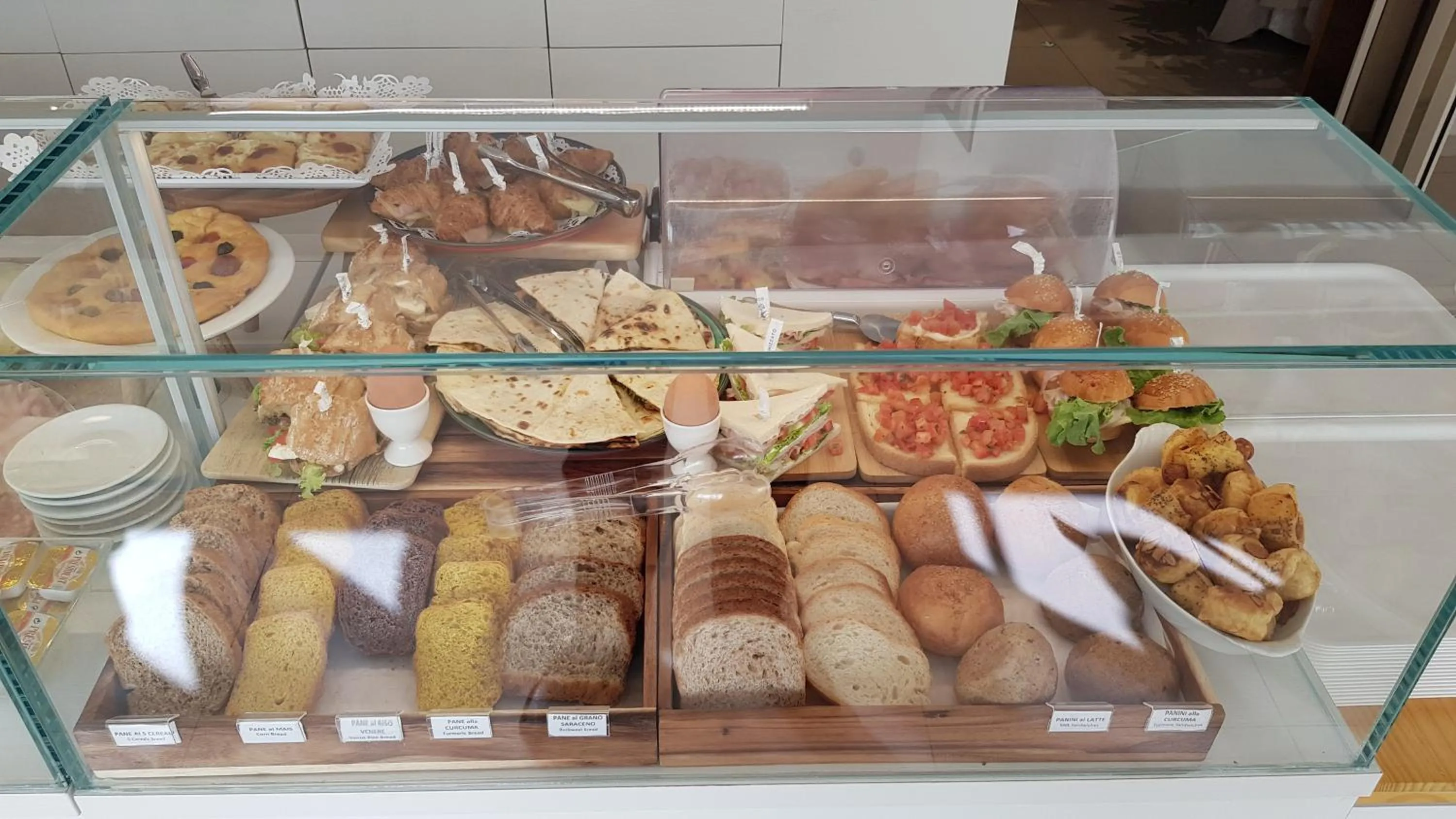 Food and drinks in Hotel Record