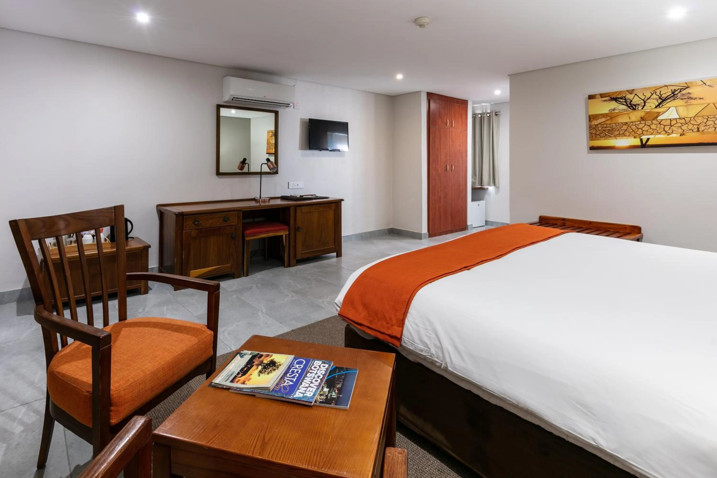 Bedroom, Bed in Cresta Jwaneng