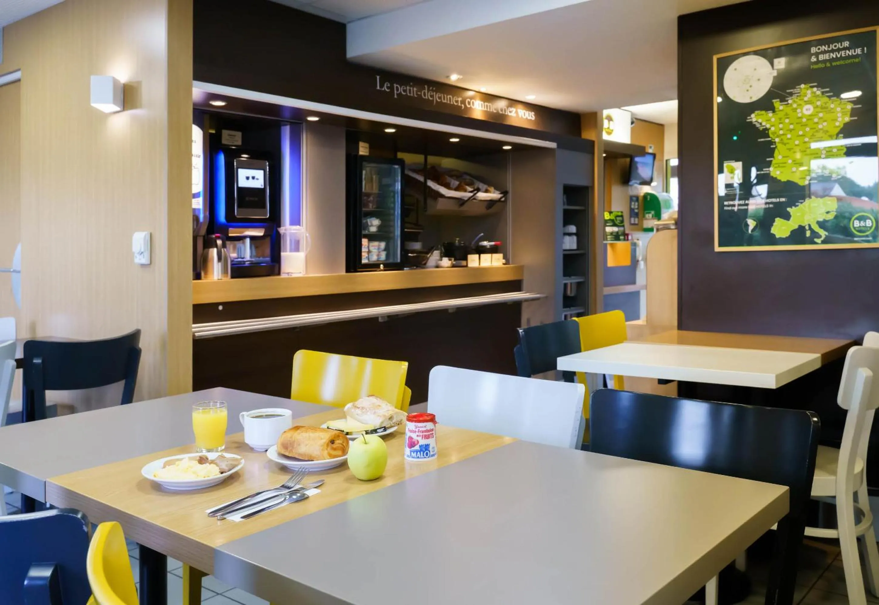 Restaurant/places to eat in B&B HOTEL Saint-Brieuc