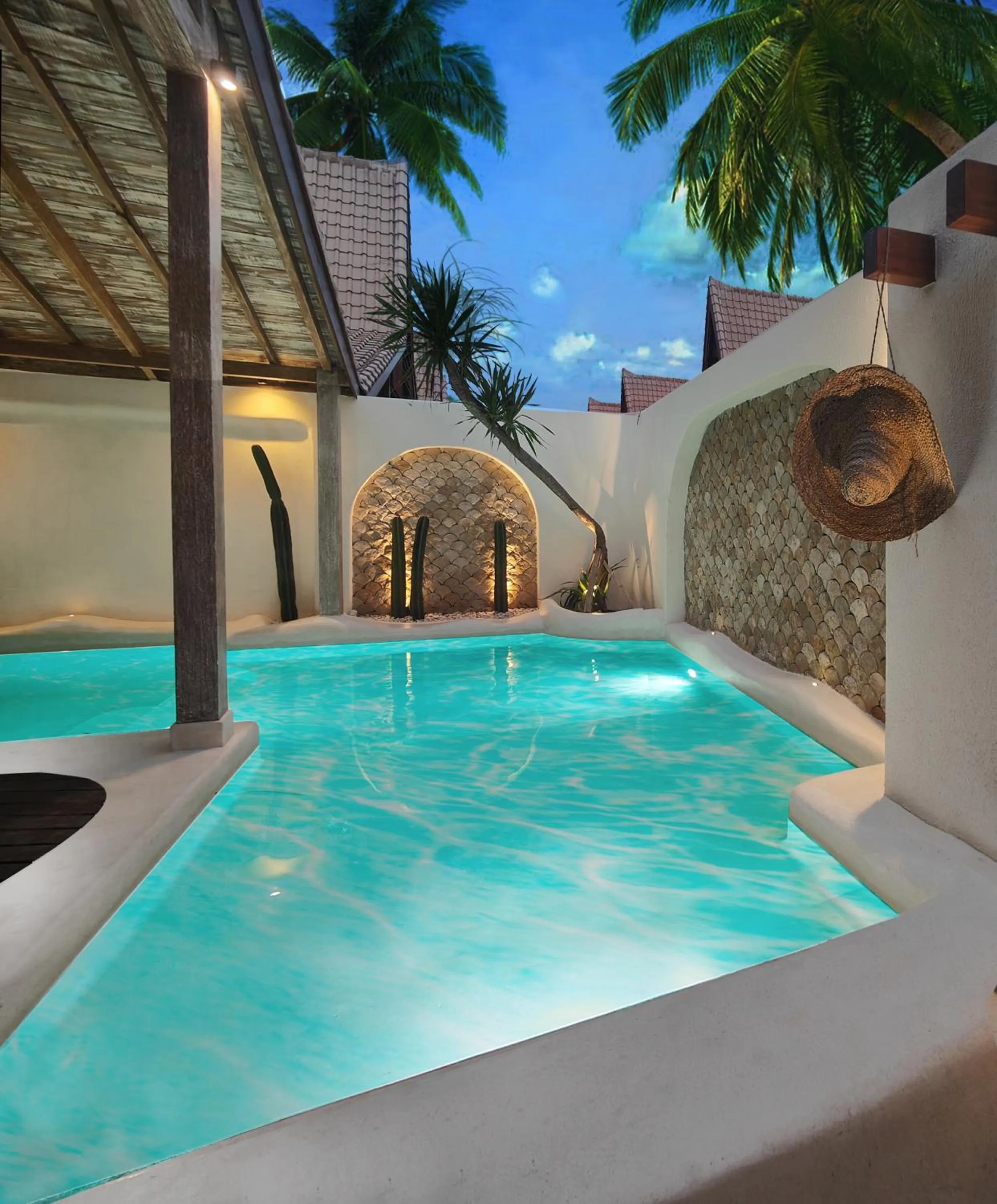 Swimming pool in Kaleydo Villas