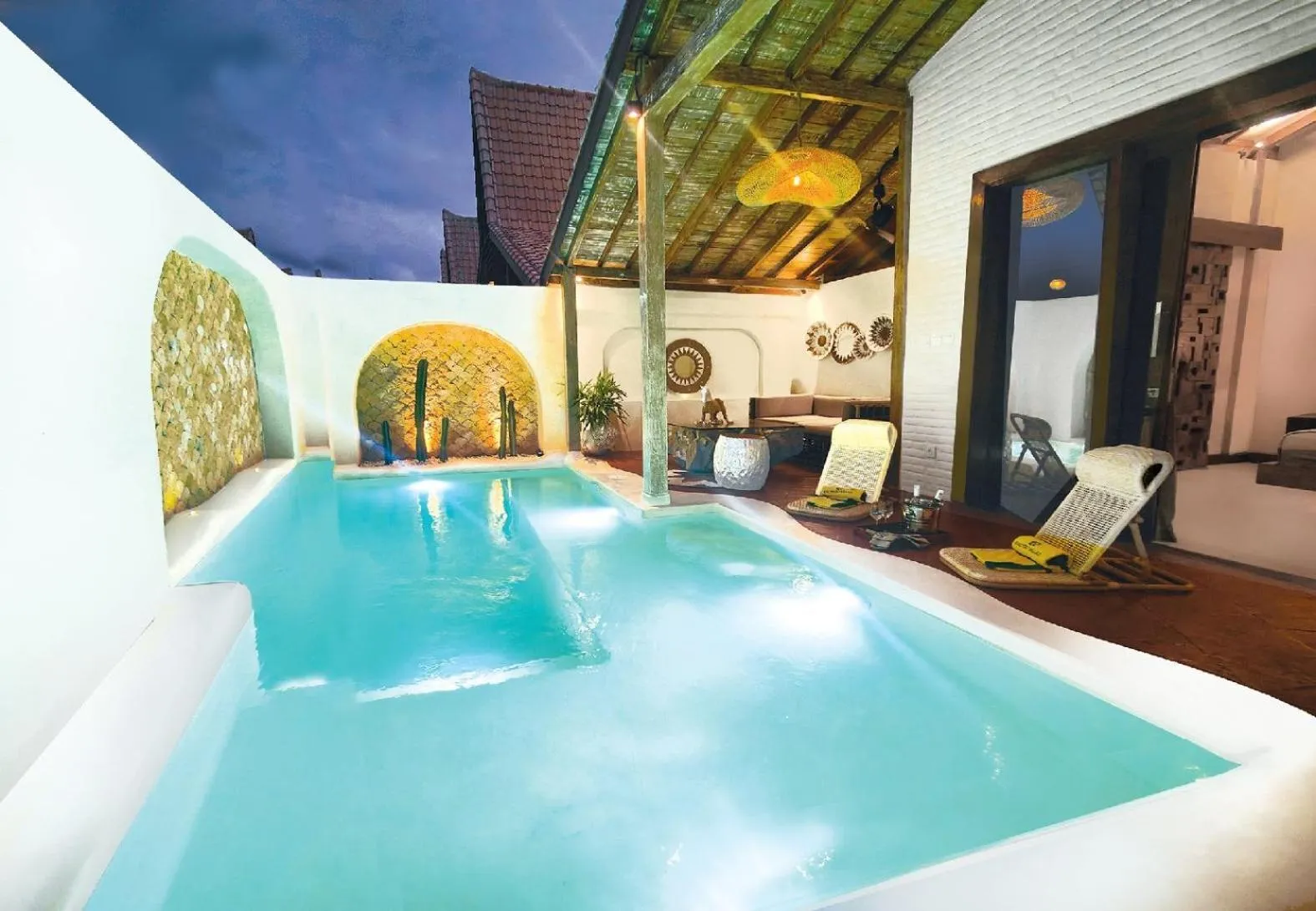 Swimming pool in Kaleydo Villas