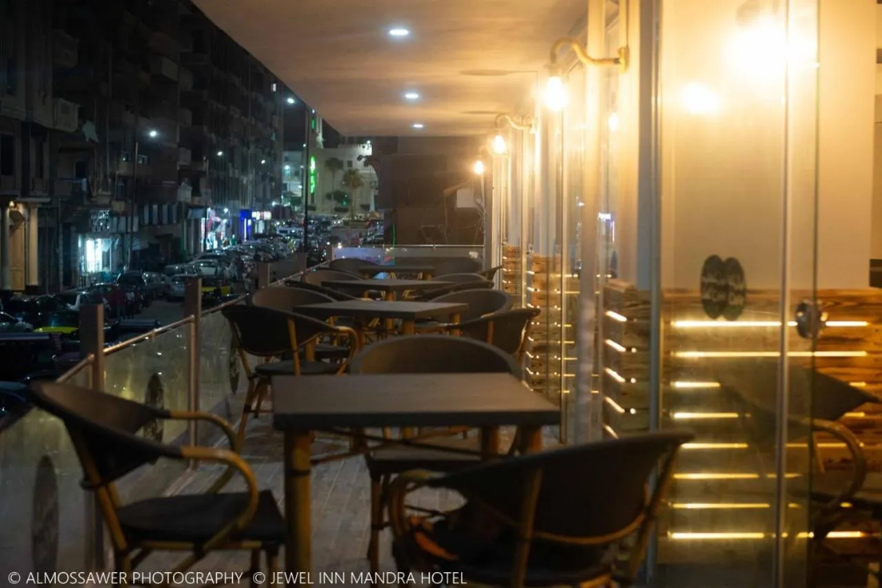 Restaurant/places to eat in Jewel Mandara Apartments