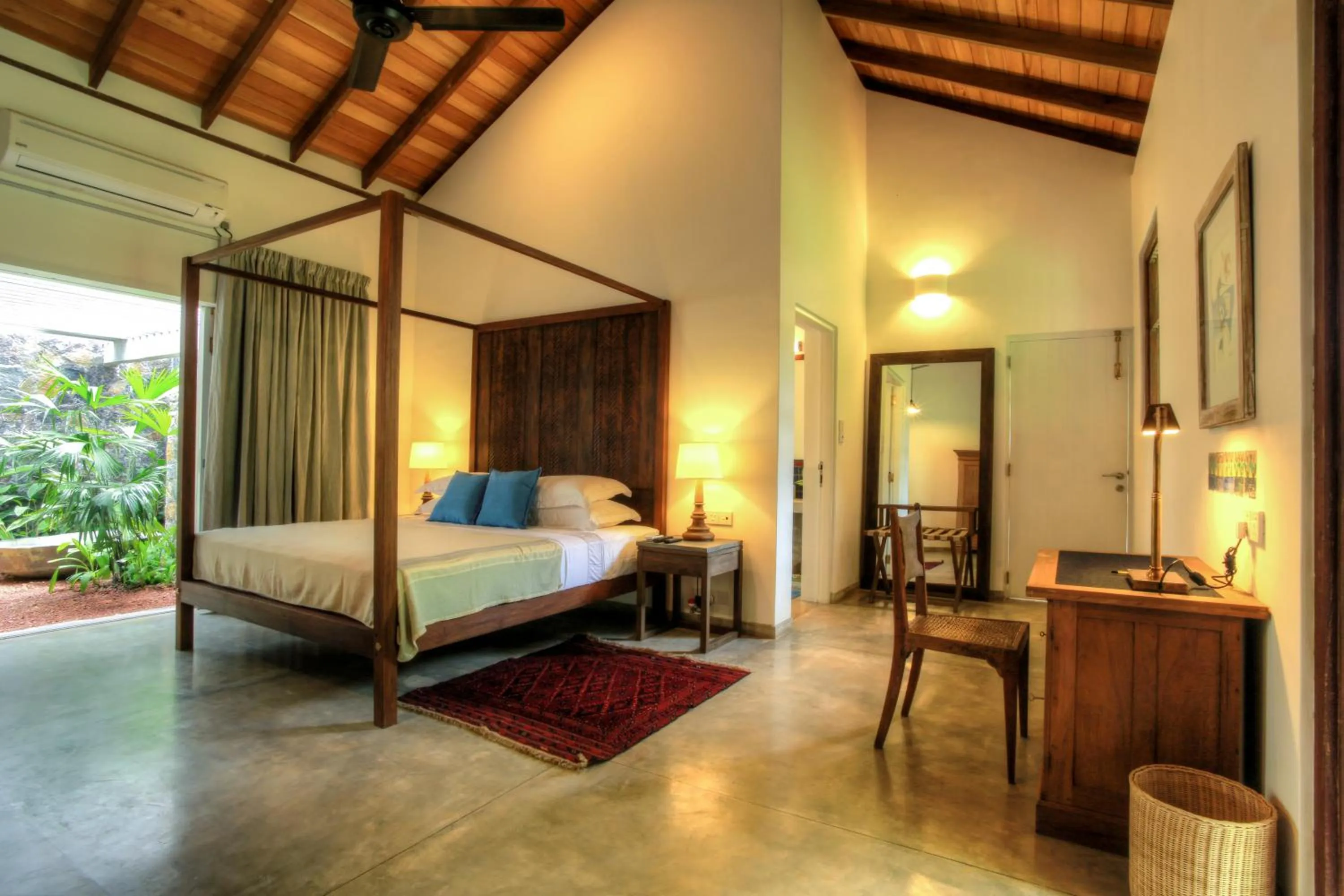 Bedroom, Bed in Villa Saffron Hikkaduwa