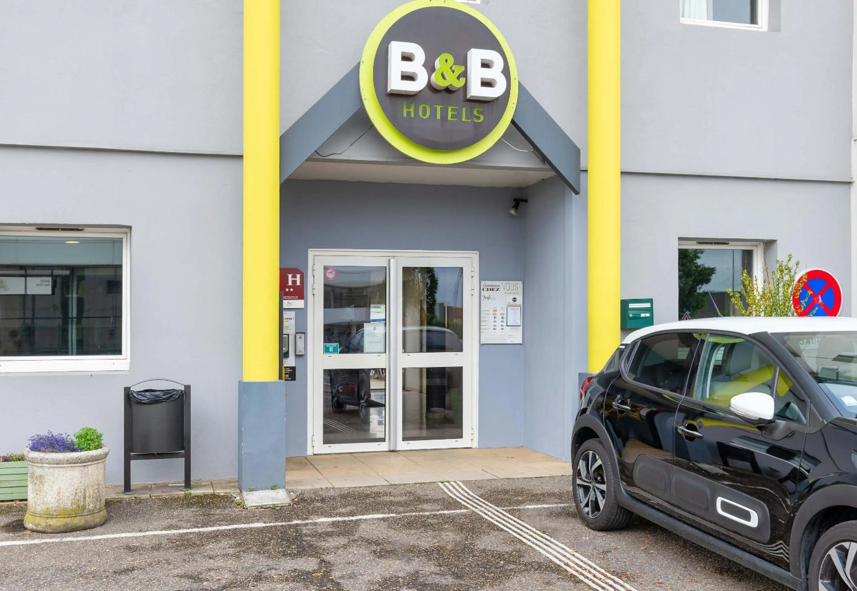 Property building in B&B HOTEL Lyon Grand Stade Meyzieu