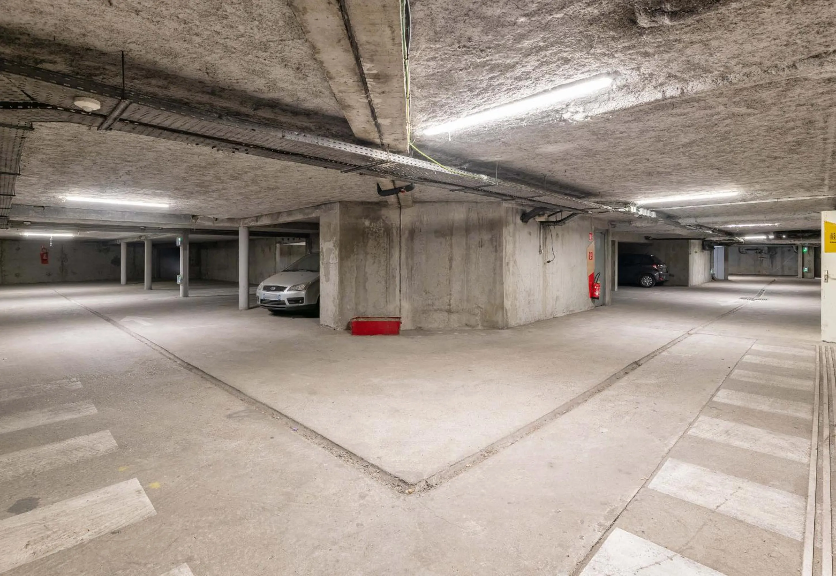 Parking in B&B HOTEL Lyon Grand Stade Meyzieu