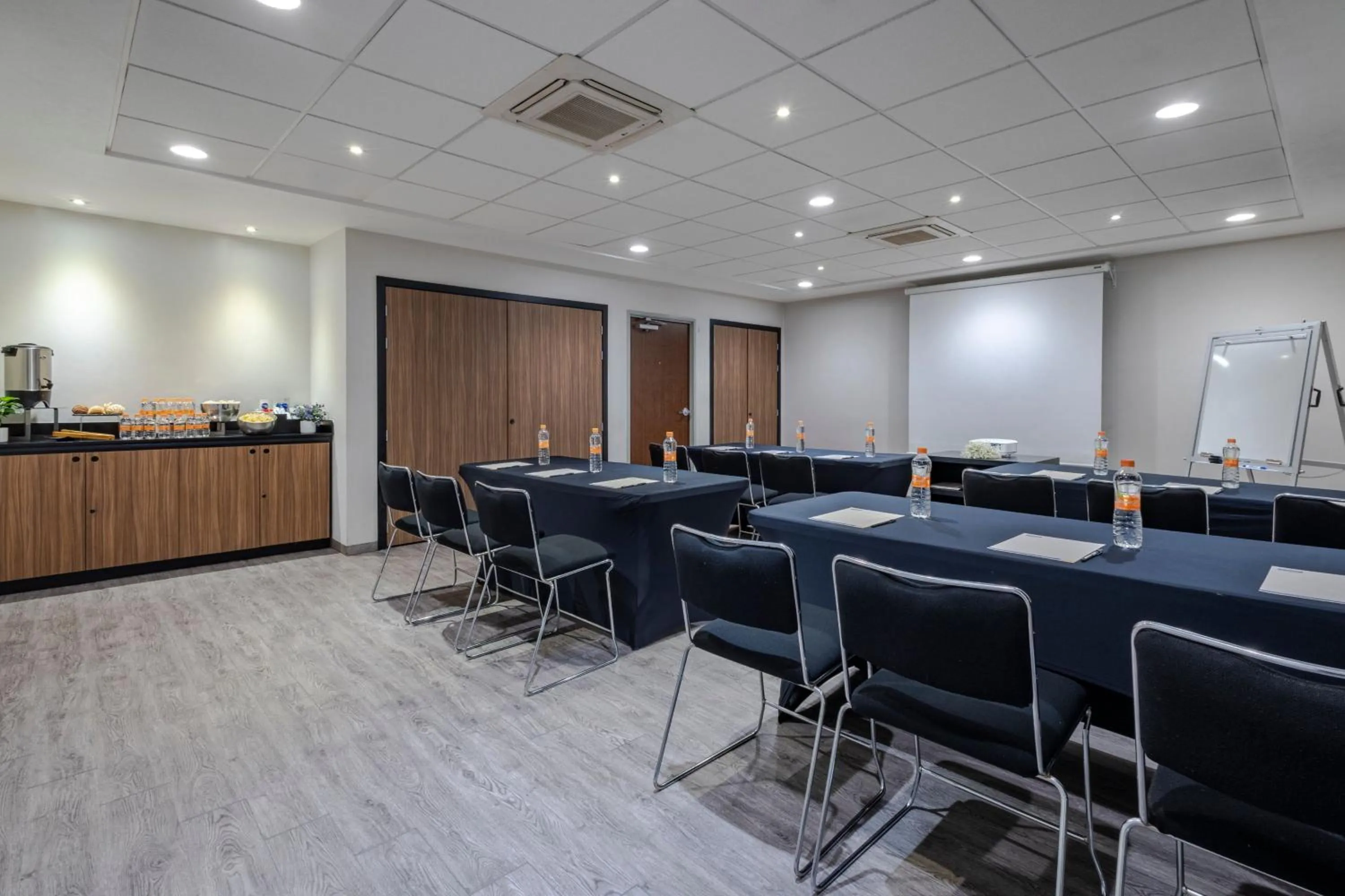 Meeting/conference room in City Express by Marriott Guadalajara Aeropuerto