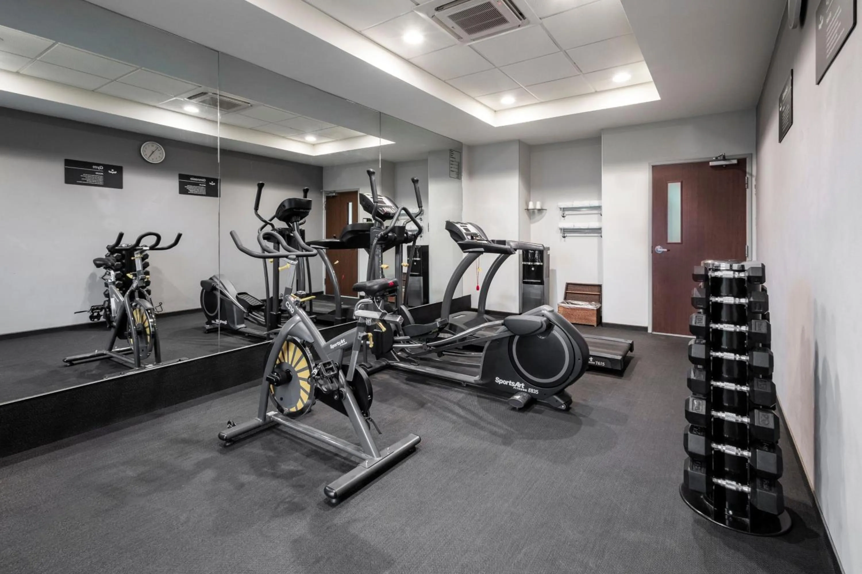 Fitness centre/facilities in City Express by Marriott Guadalajara Aeropuerto