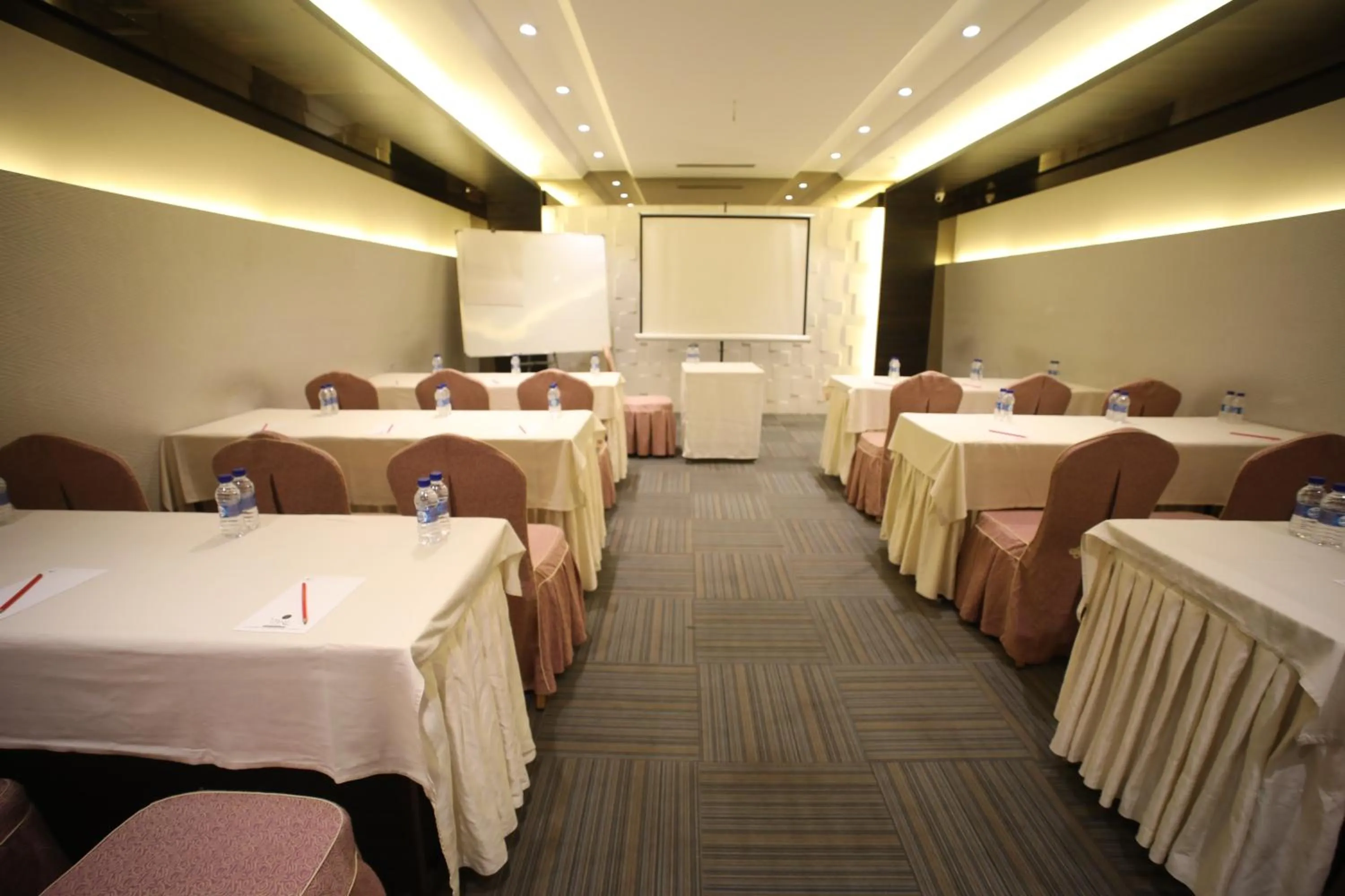 Banquet/Function facilities in The Byke Suraj Plaza Pure Veg, Thane