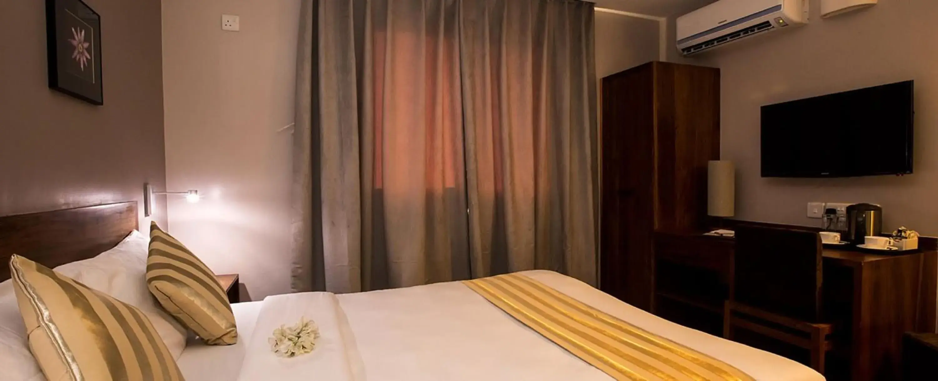 Deluxe Room in Venus Premier Hotel Deluxe Room in Venus Premier Hotel