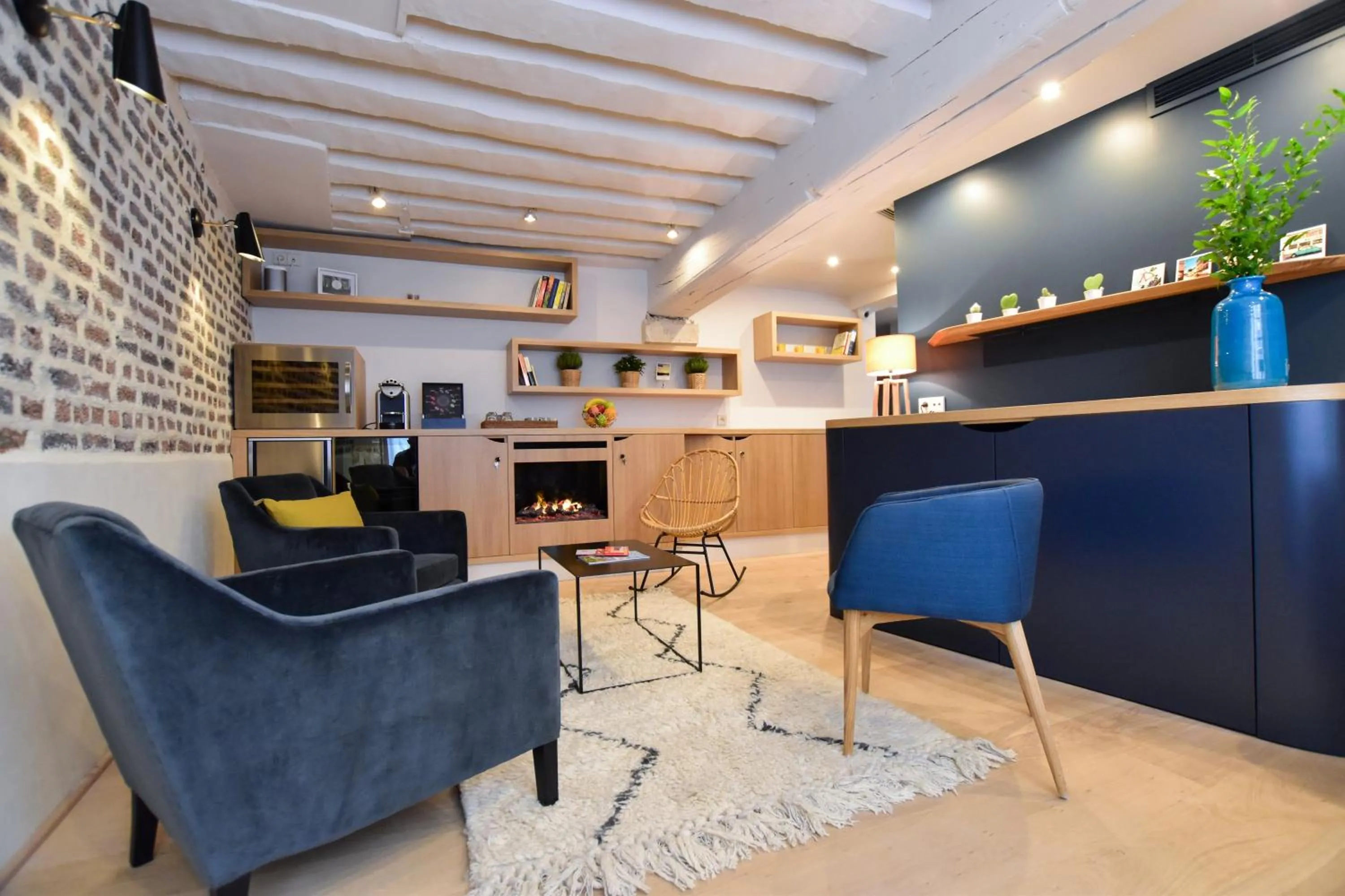 Library in Victoire & Germain