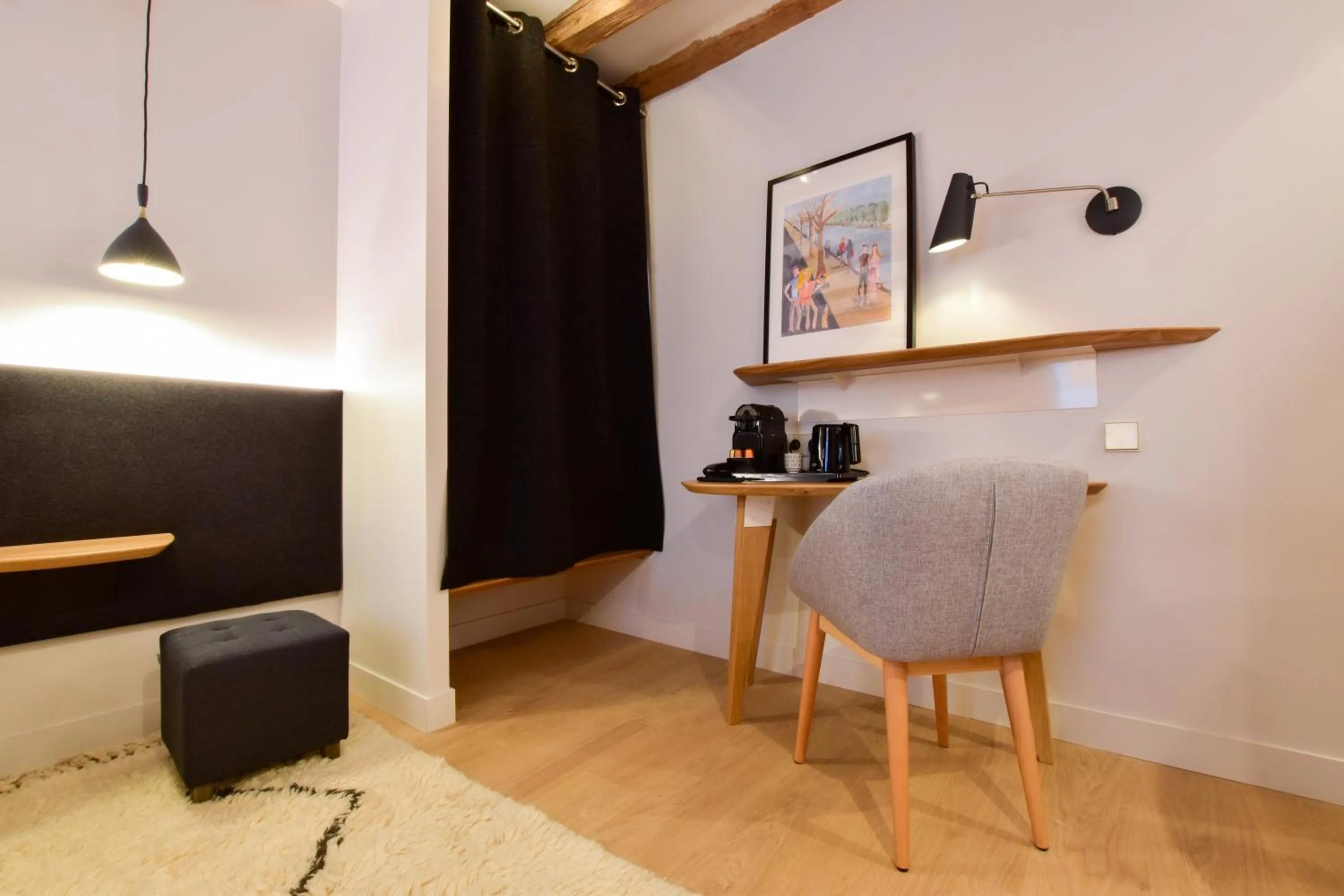 Seating area in Victoire & Germain