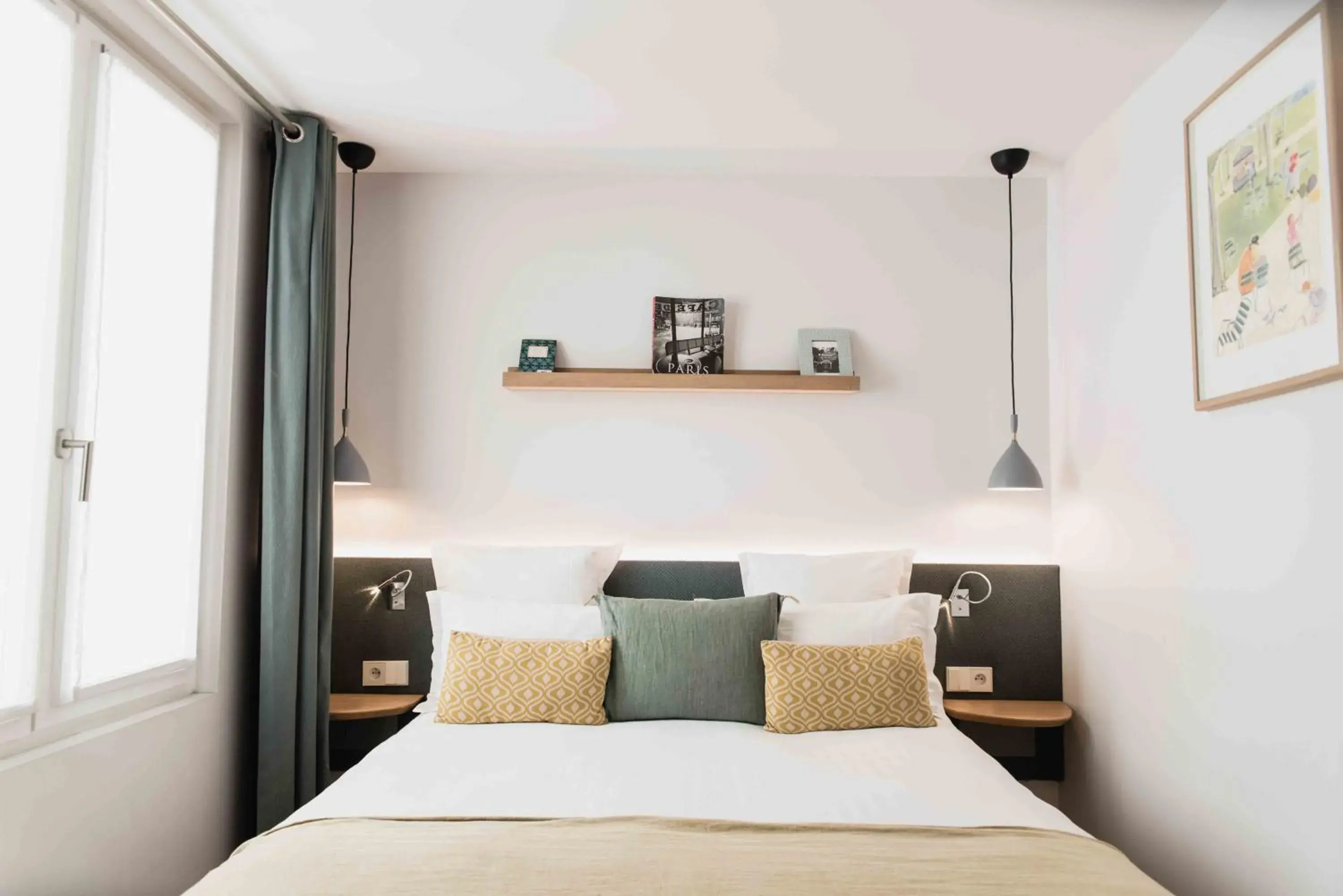 Classic Room with Twin Beds in Victoire & Germain Classic Room with Twin Beds in Victoire & Germain