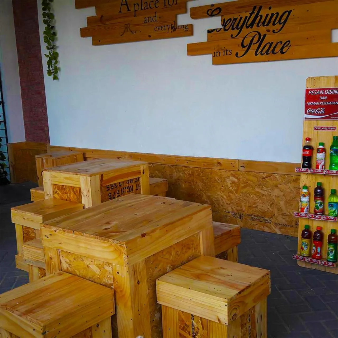 Restaurant/places to eat in Rumah Roso Homestay